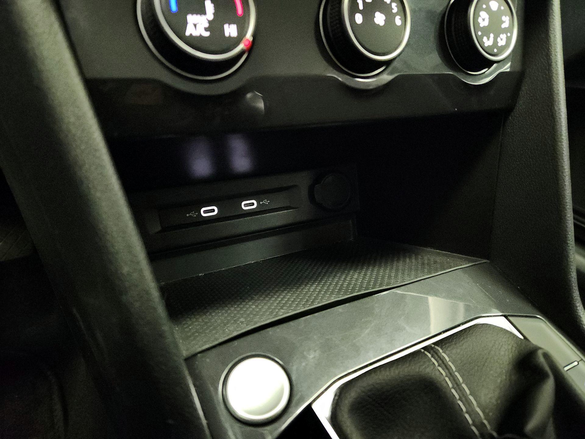 Thumbnail: 2024 Volkswagen Tiguan - 18