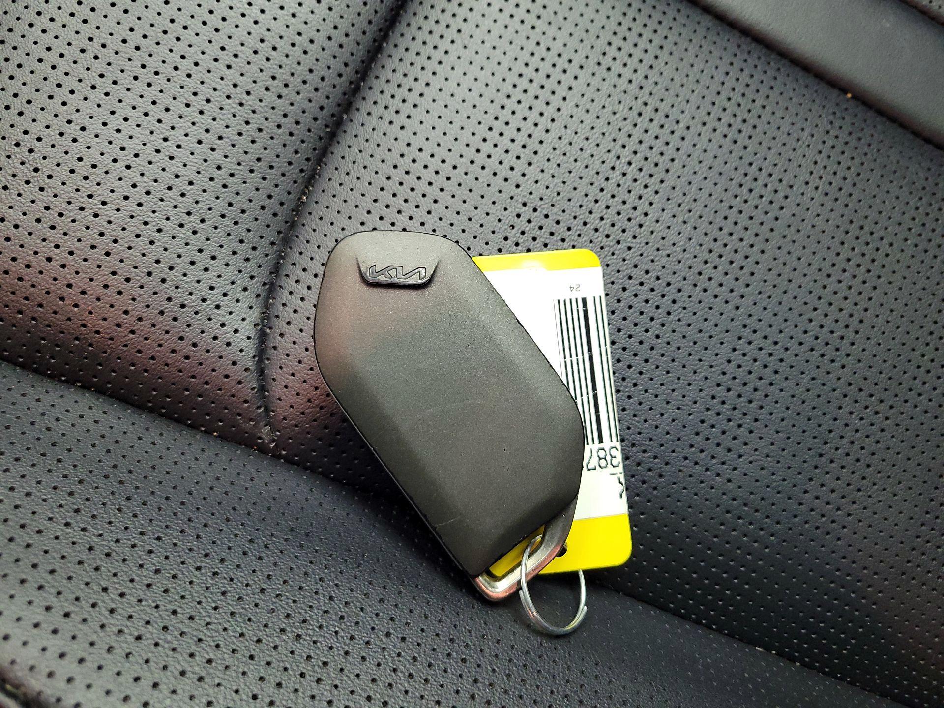 Thumbnail: 2024 Kia Sorento - 18