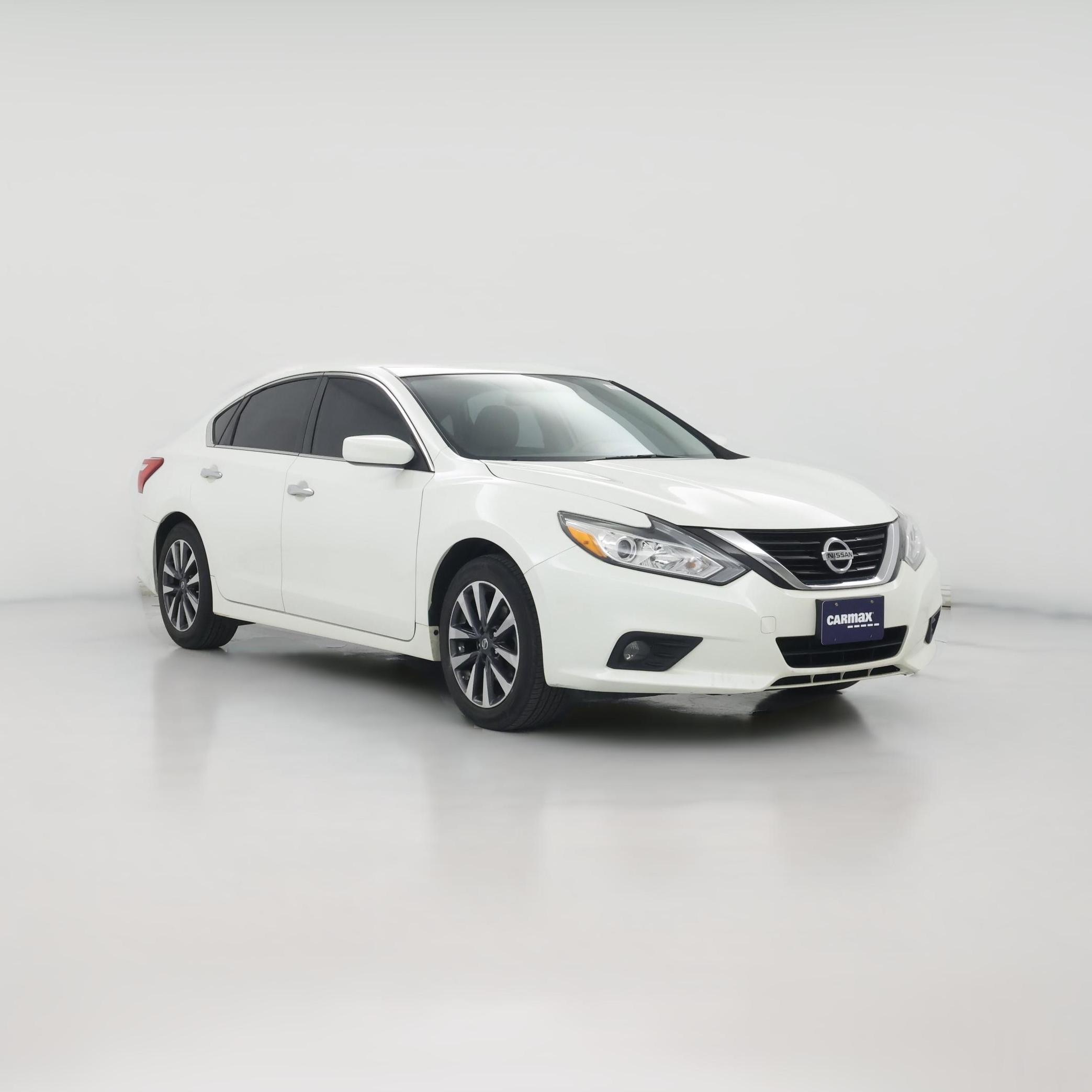 Thumbnail: 2017 Nissan Altima - 1