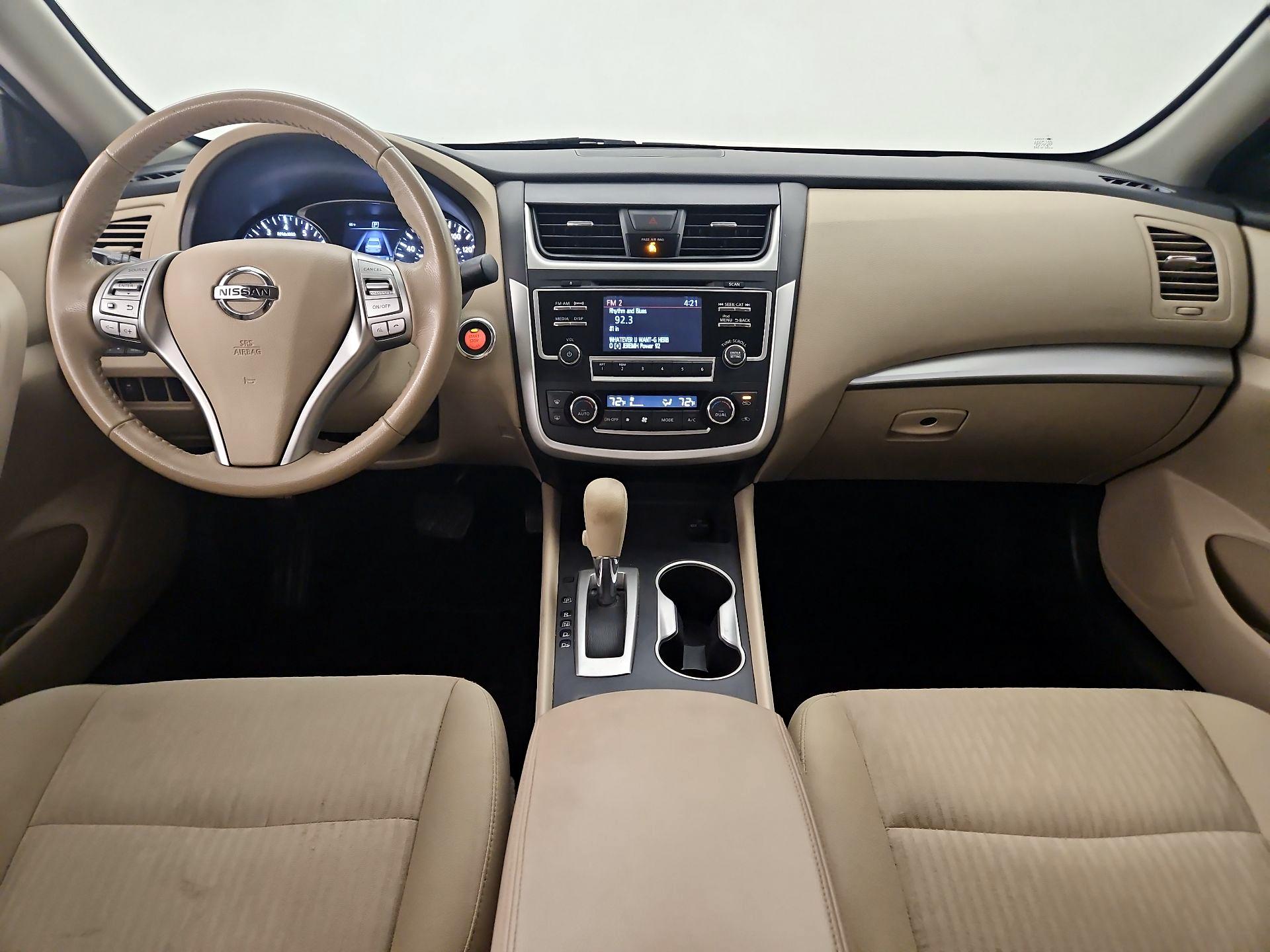 Thumbnail: 2017 Nissan Altima - 9