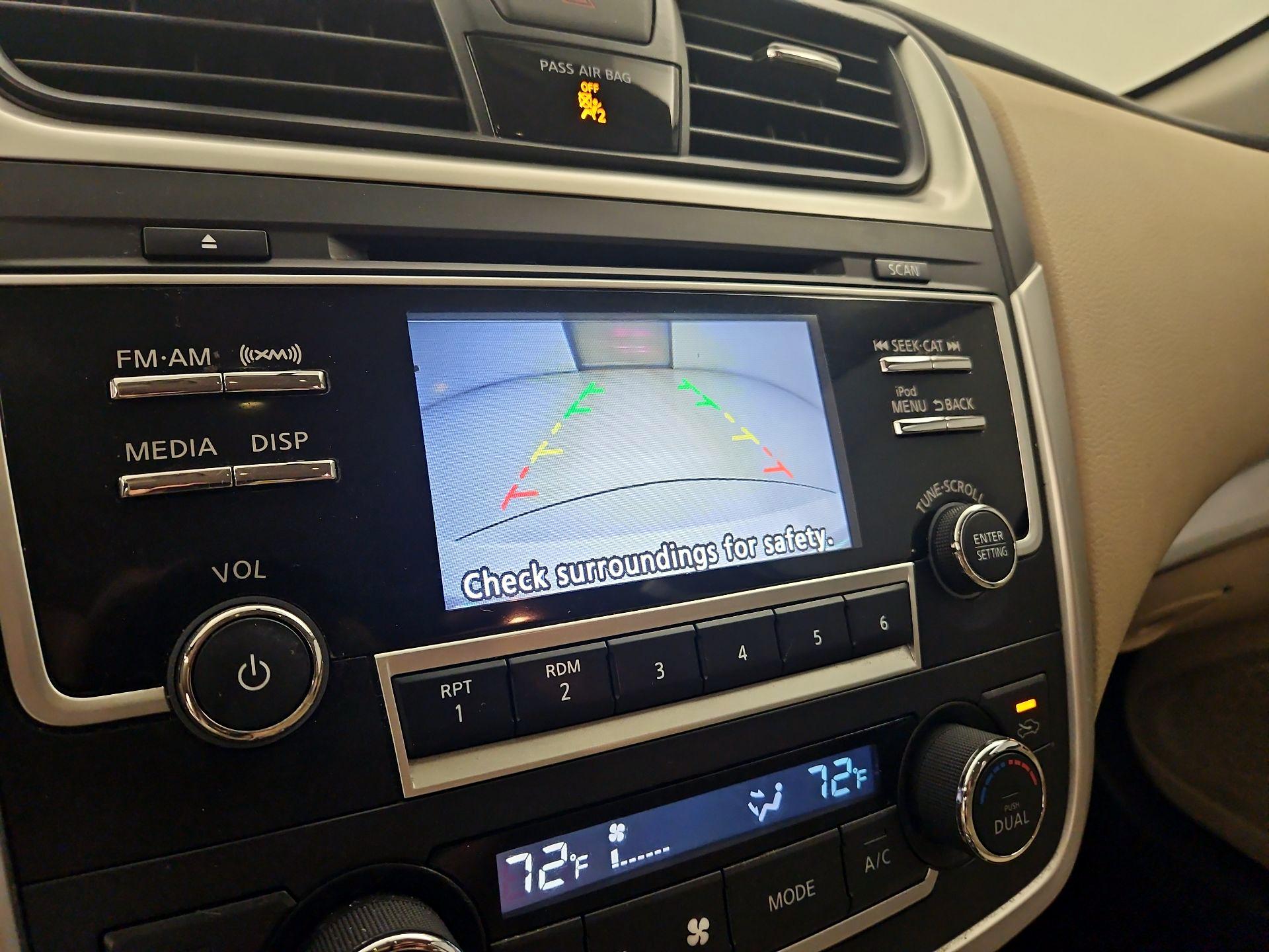 Thumbnail: 2017 Nissan Altima - 14