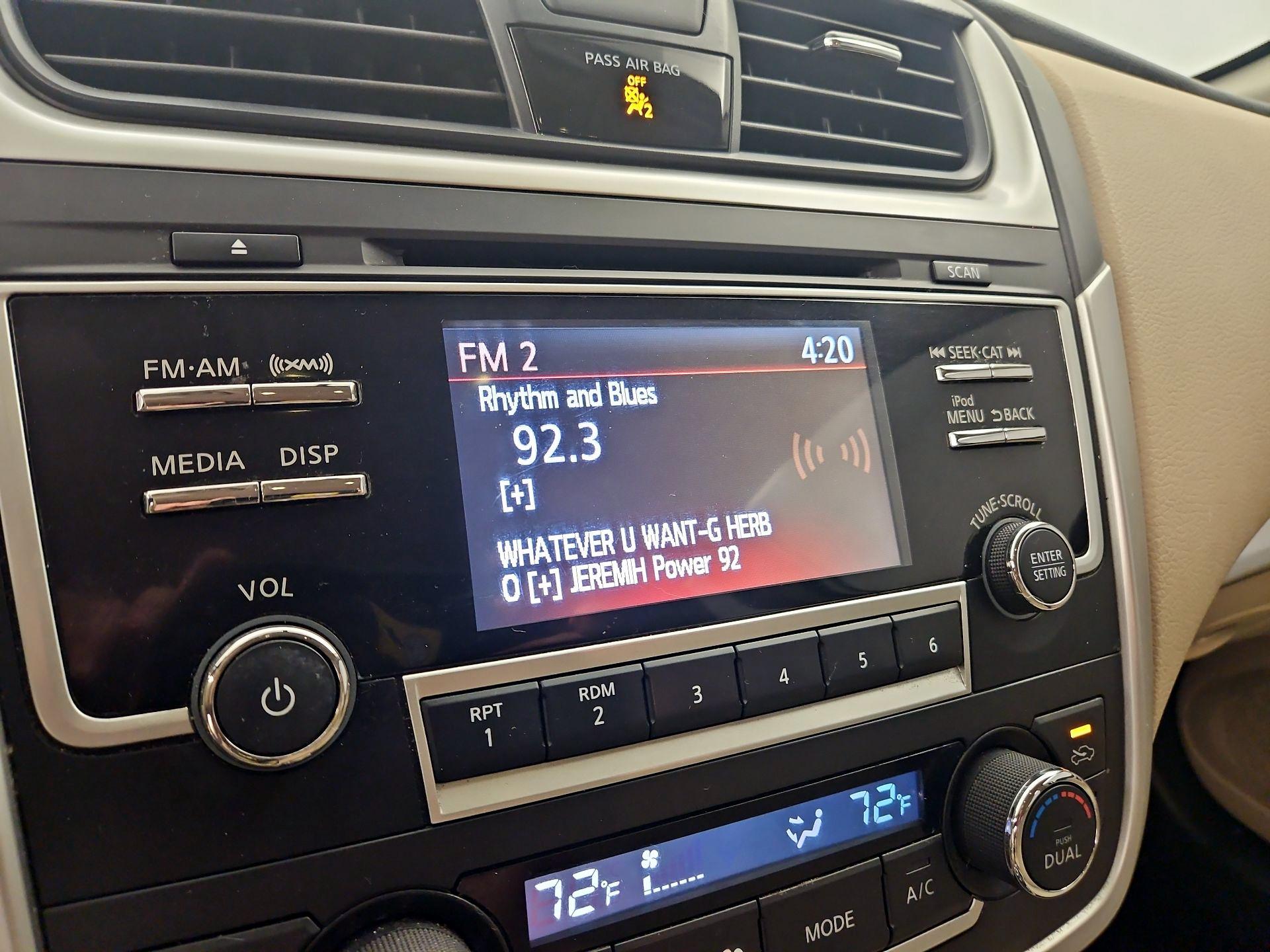 Thumbnail: 2017 Nissan Altima - 15