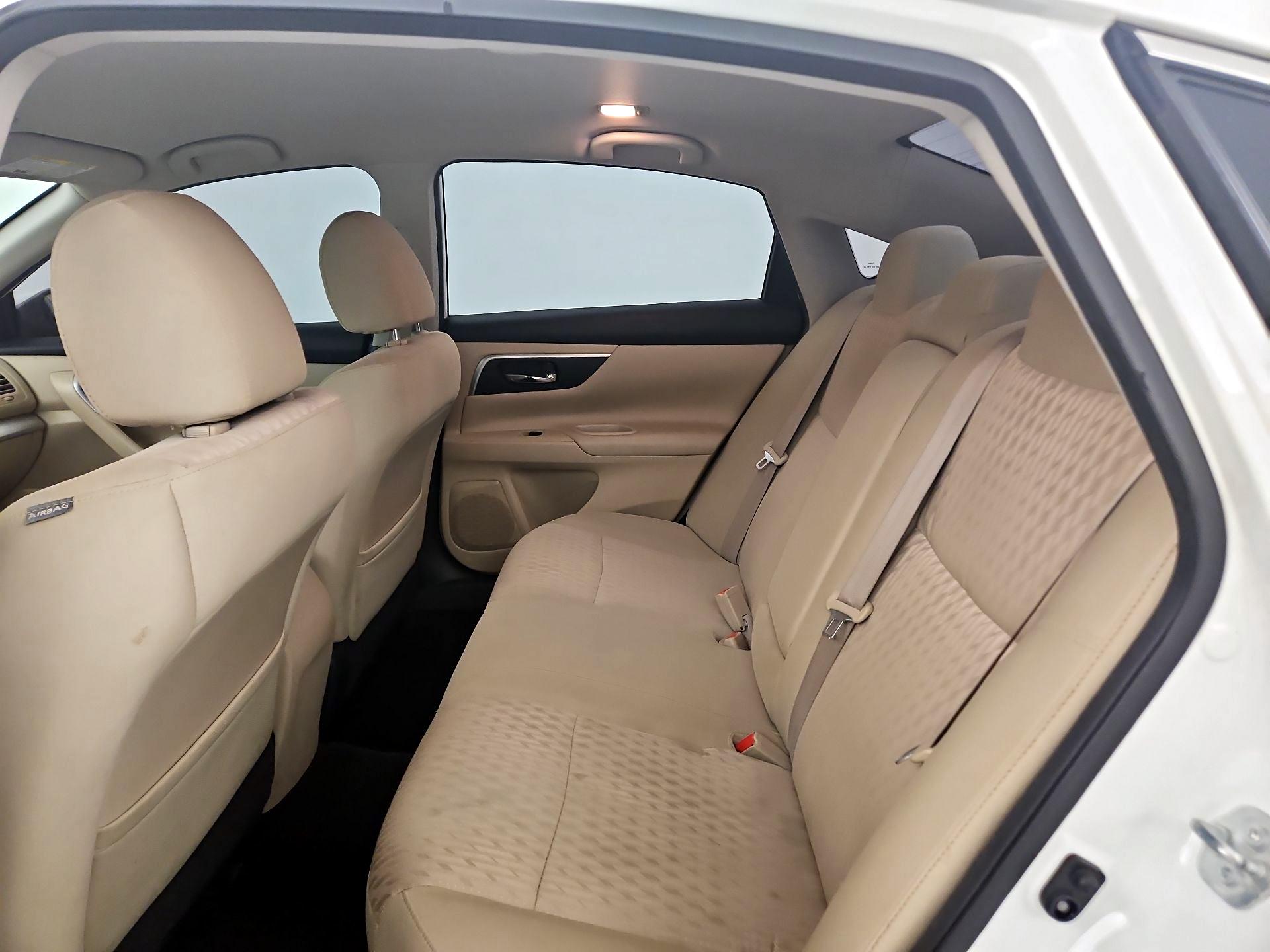 Thumbnail: 2017 Nissan Altima - 19