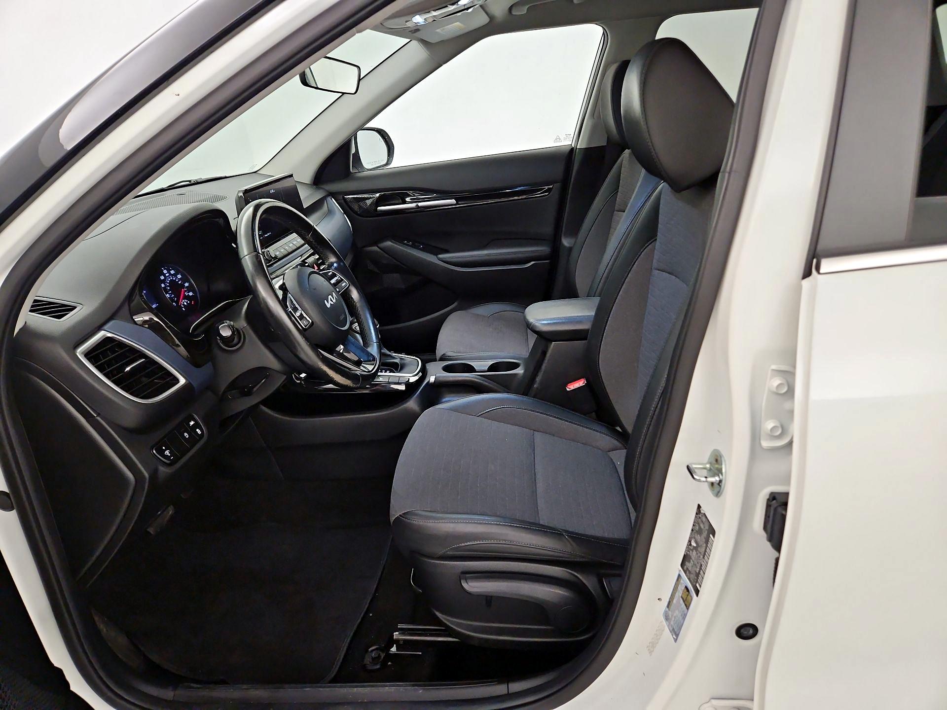 Thumbnail: 2022 Kia Seltos - 11