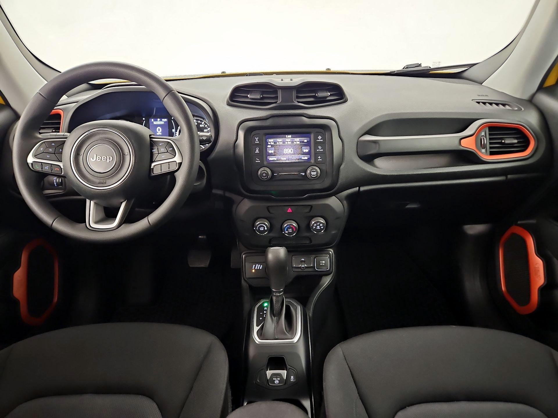 Thumbnail: 2018 Jeep Renegade - 9