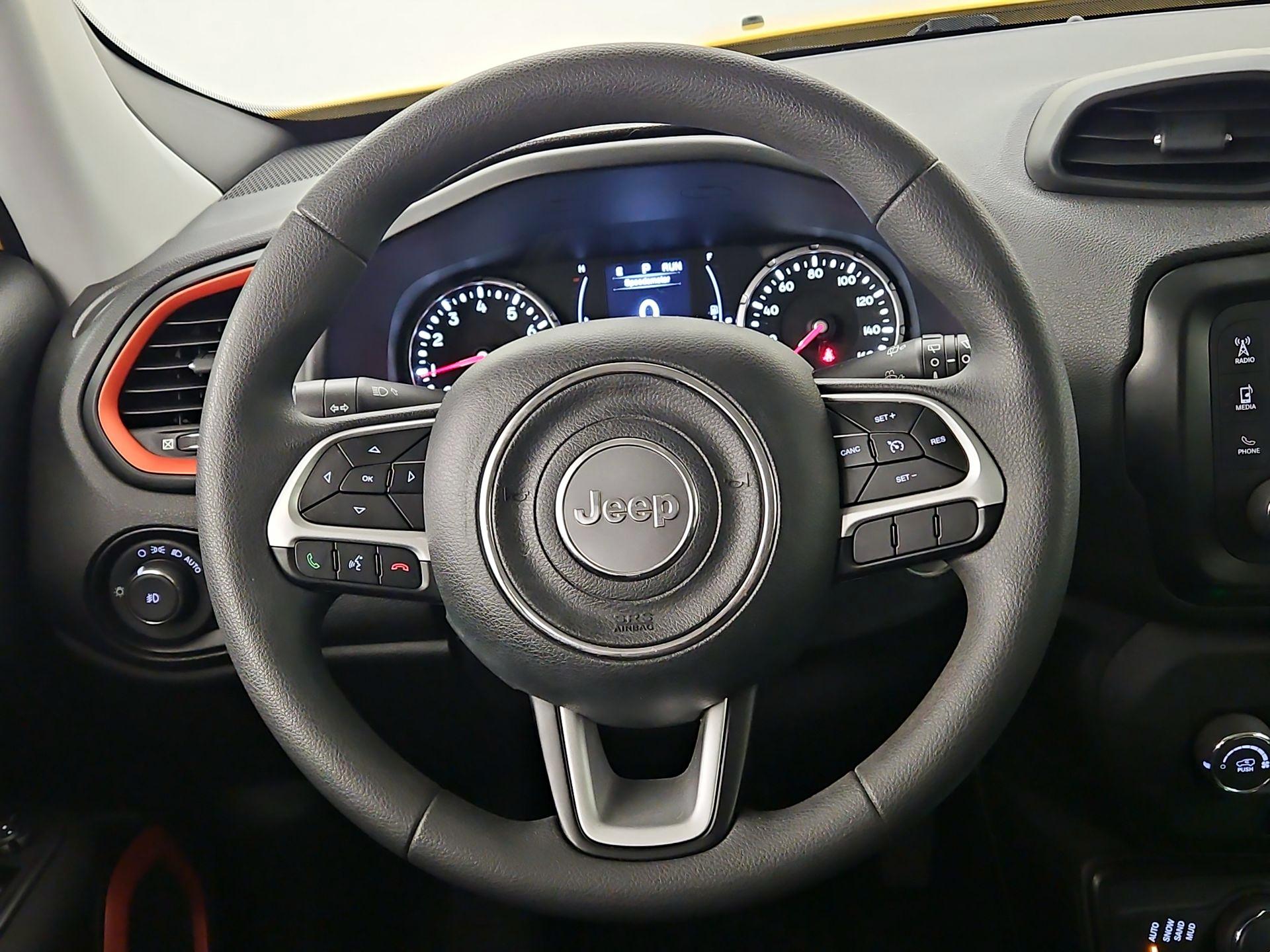 Thumbnail: 2018 Jeep Renegade - 10