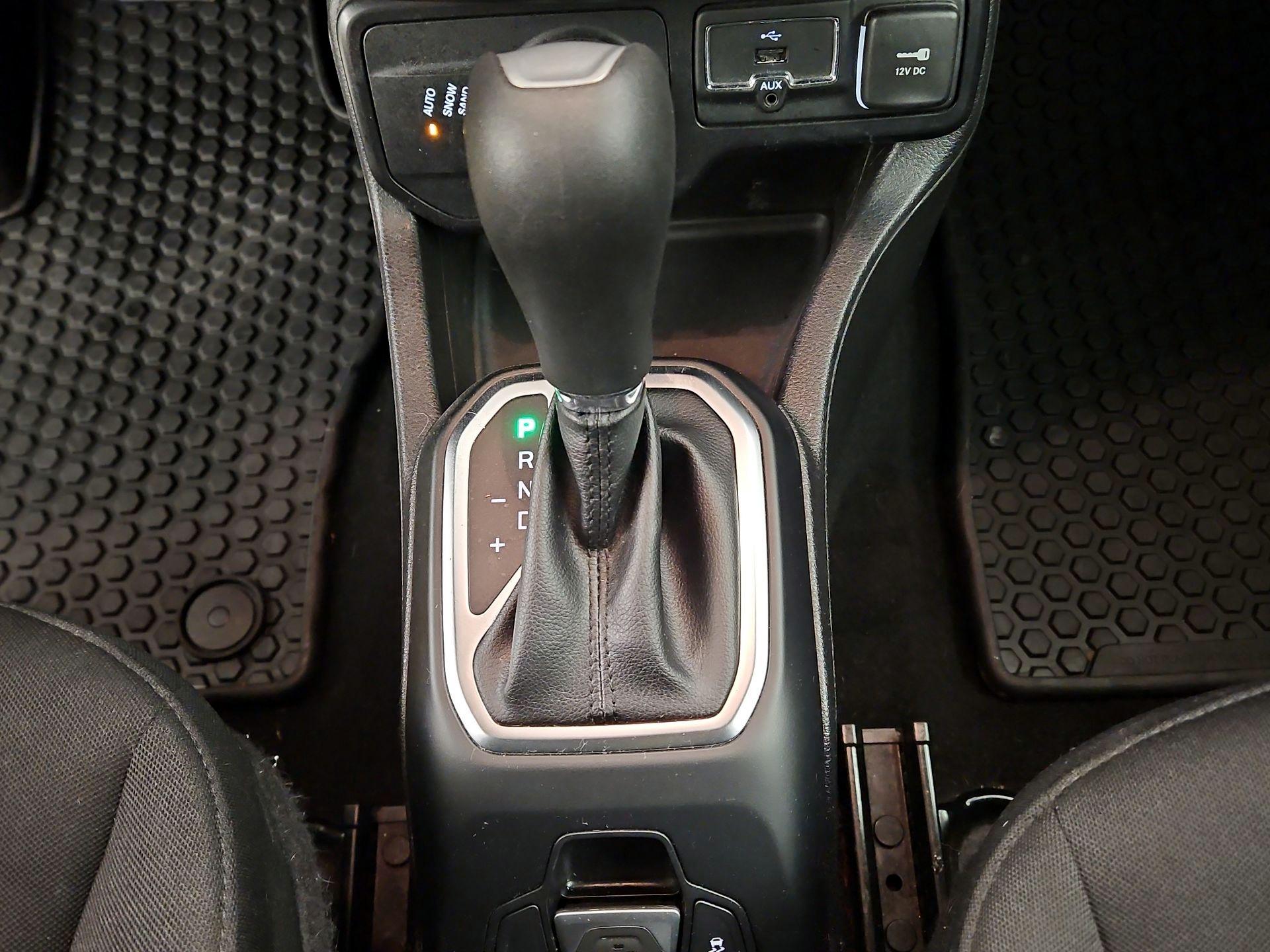 Thumbnail: 2018 Jeep Renegade - 16