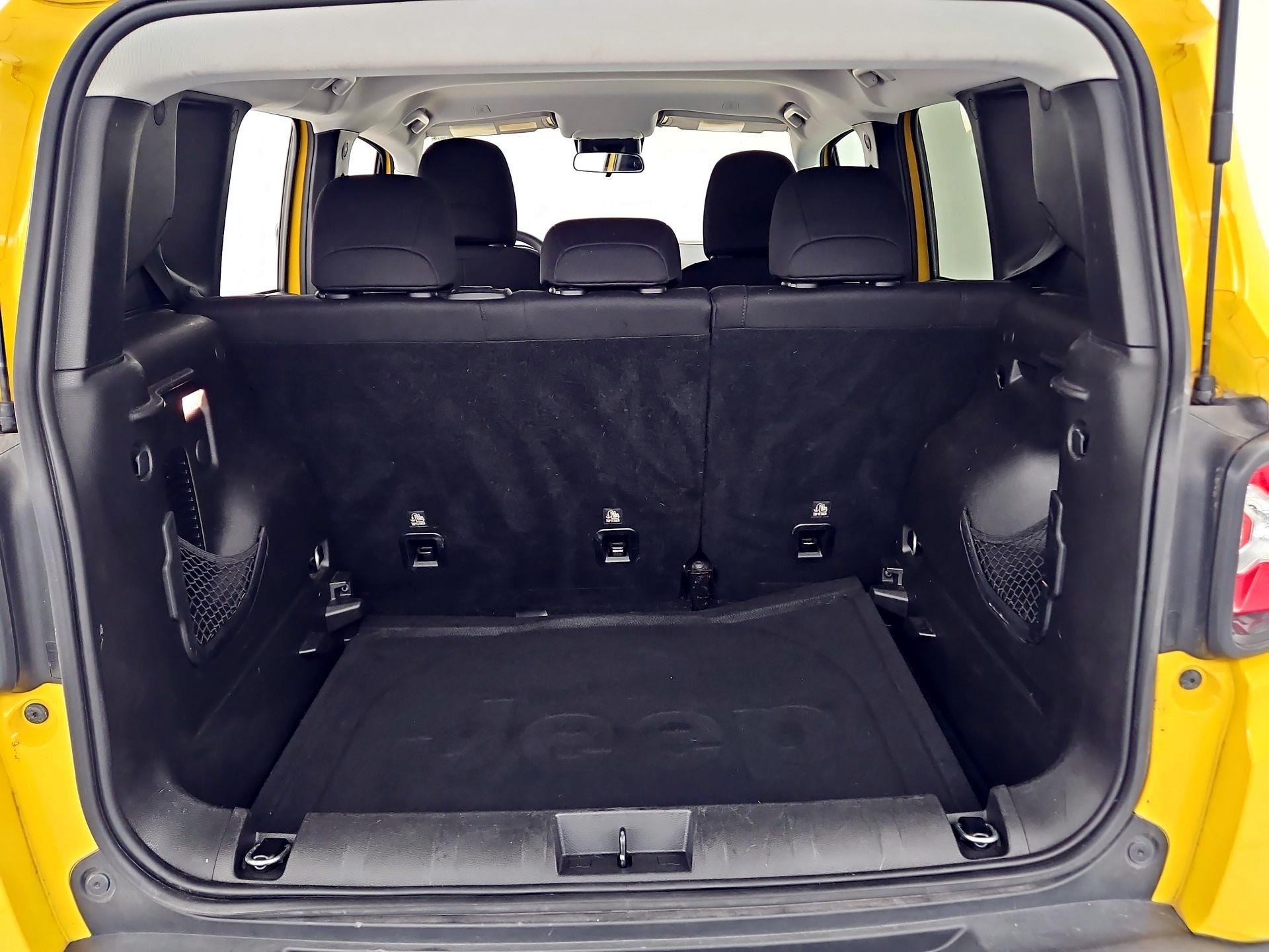 Thumbnail: 2018 Jeep Renegade - 19