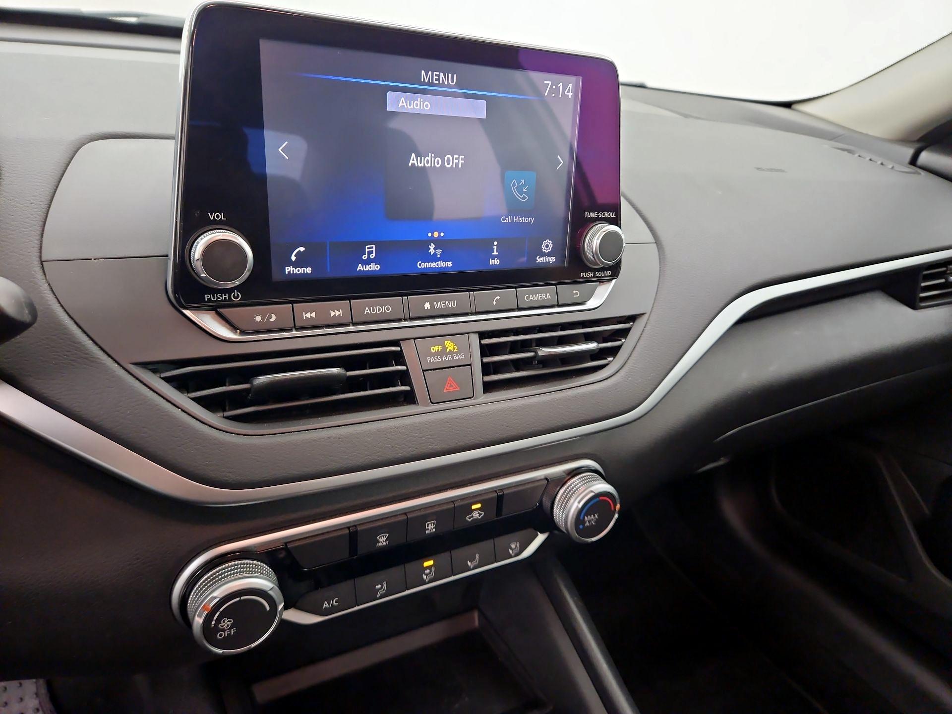 Thumbnail: 2020 Nissan Altima - 15