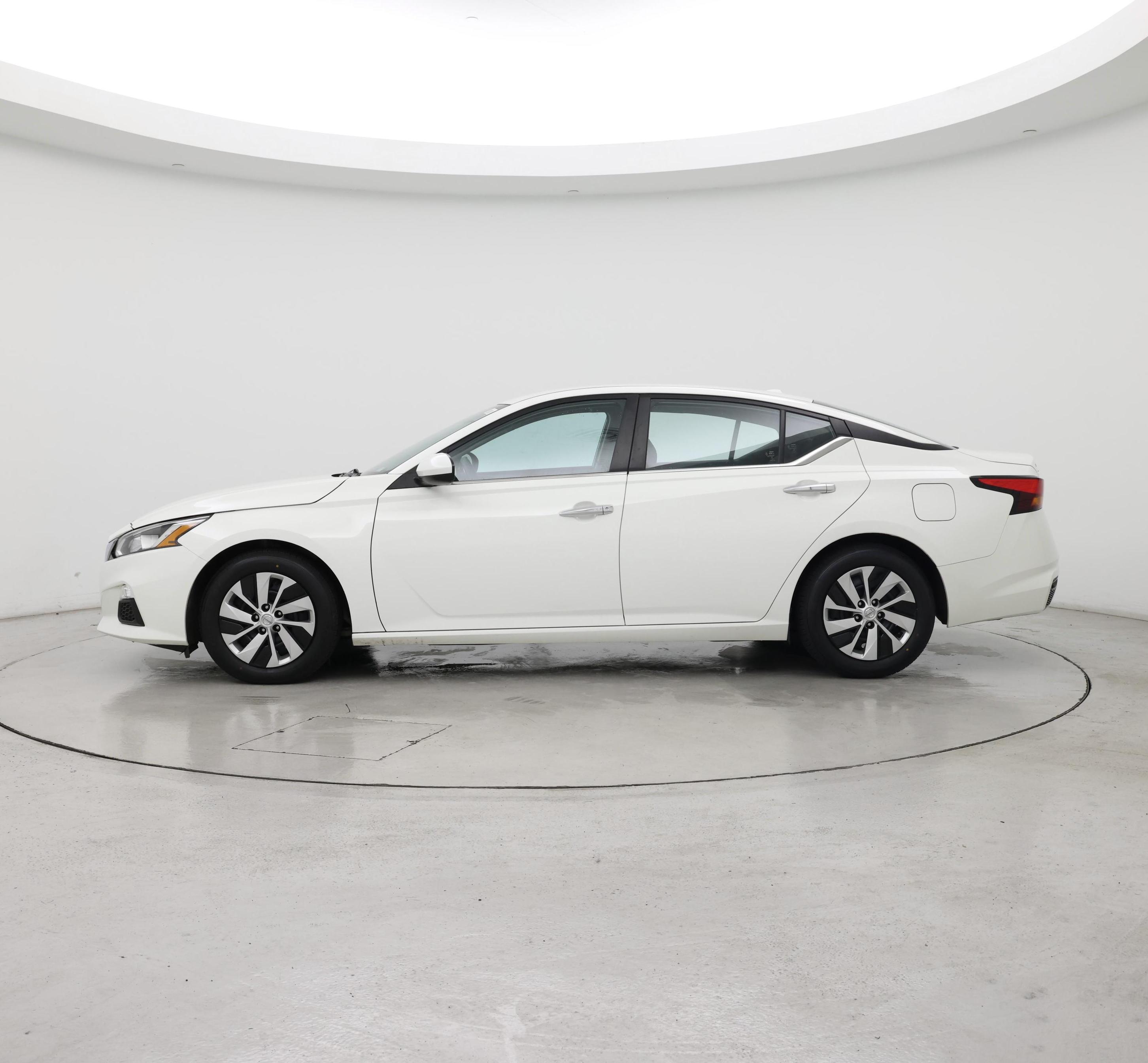 Thumbnail: 2020 Nissan Altima - 3