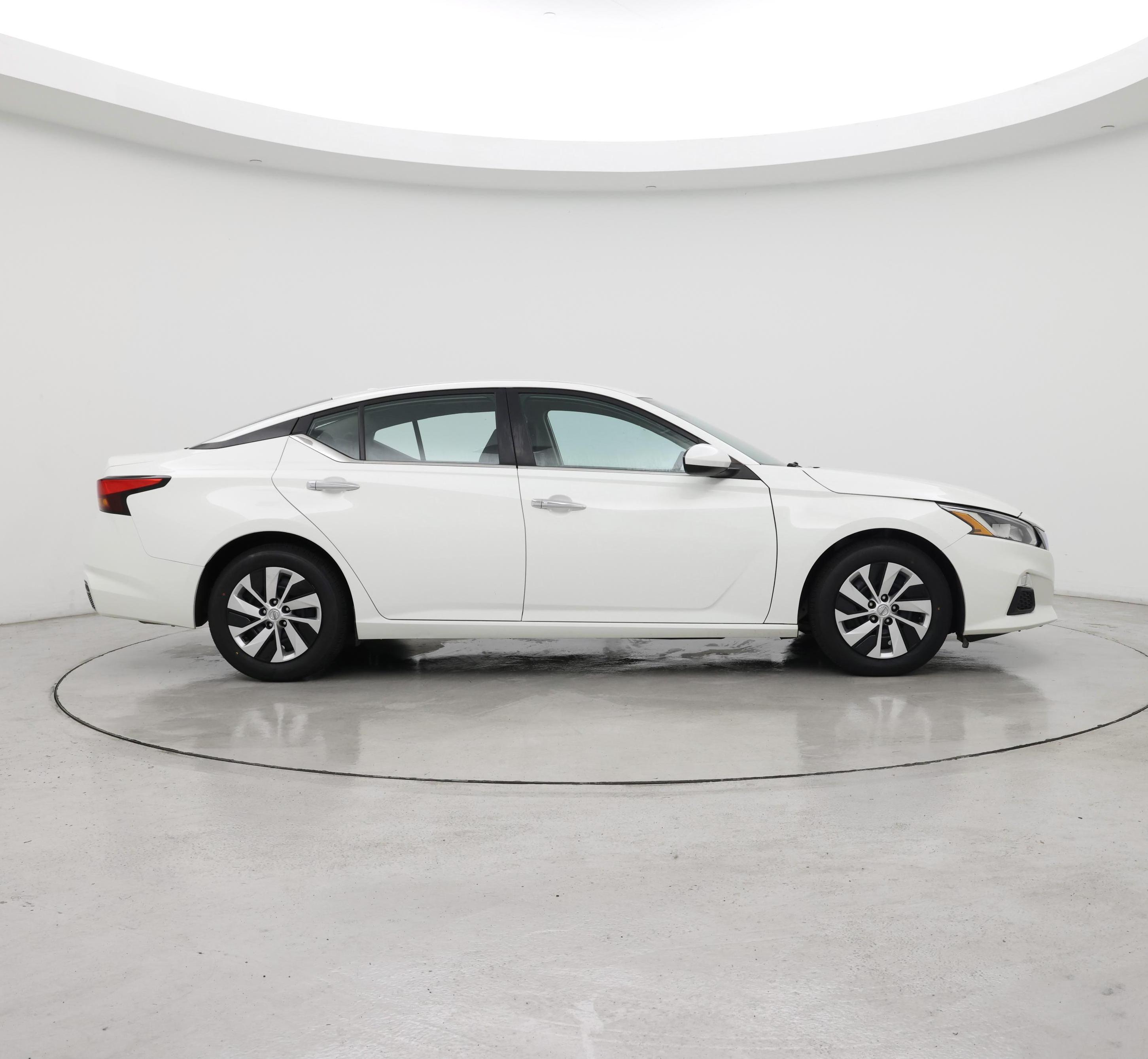 Thumbnail: 2020 Nissan Altima - 7