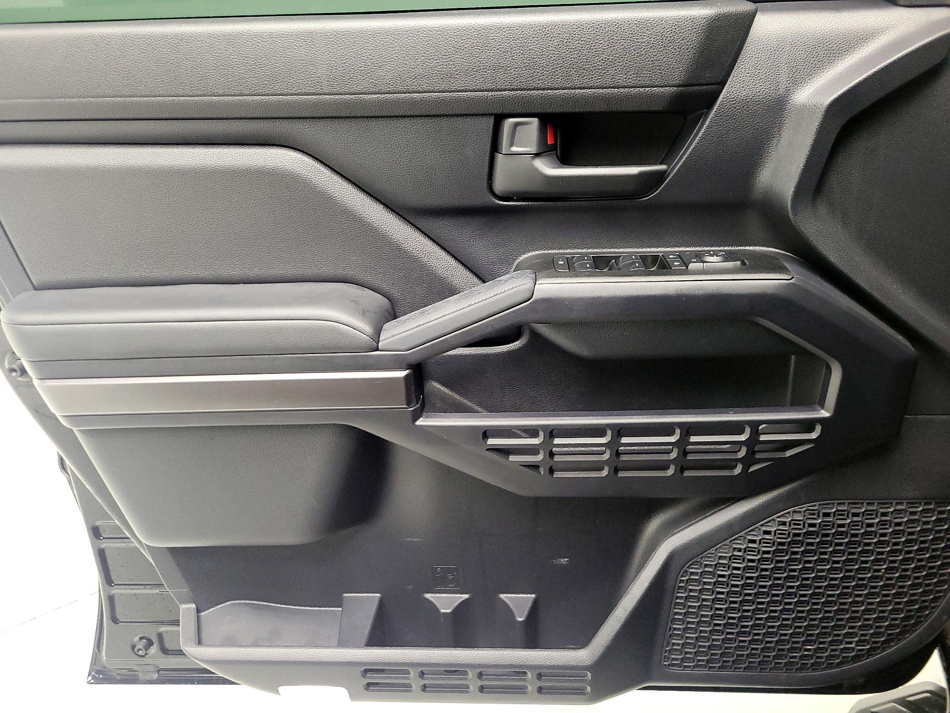 Thumbnail: 2025 Toyota 4Runner - 12