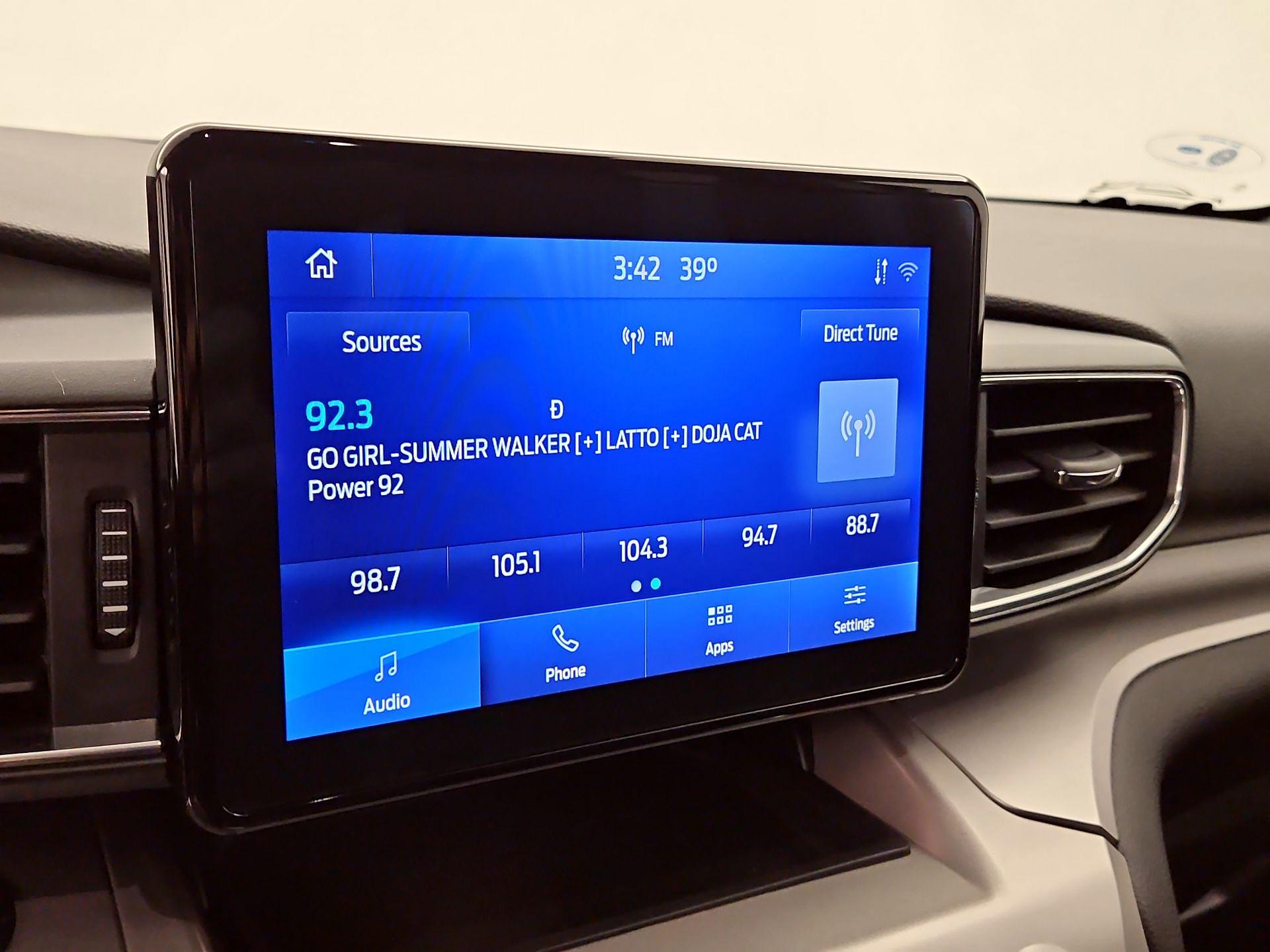 Thumbnail: 2022 Ford Explorer - 15