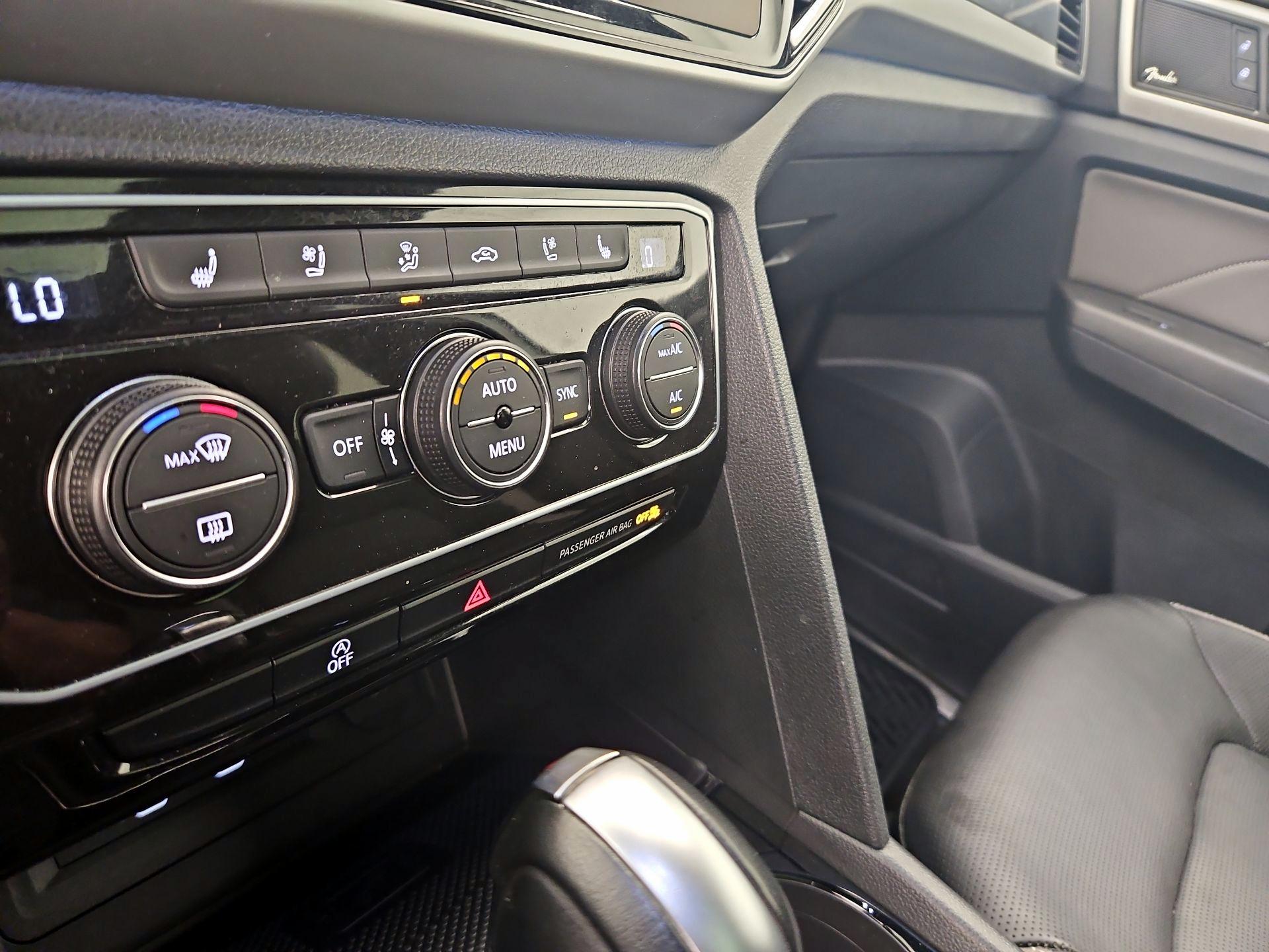 Thumbnail: 2023 Volkswagen Atlas - 16