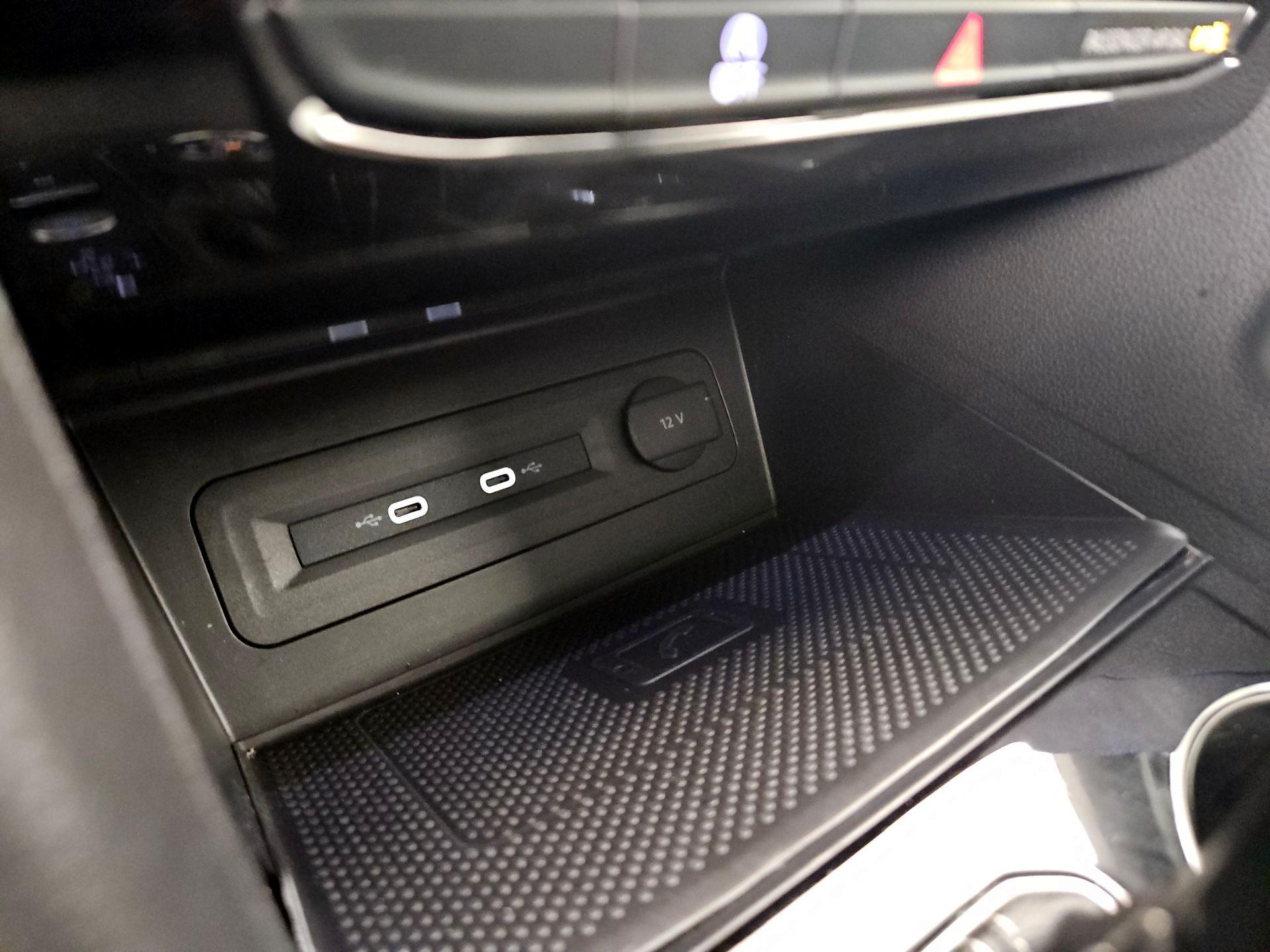 Thumbnail: 2023 Volkswagen Atlas - 18