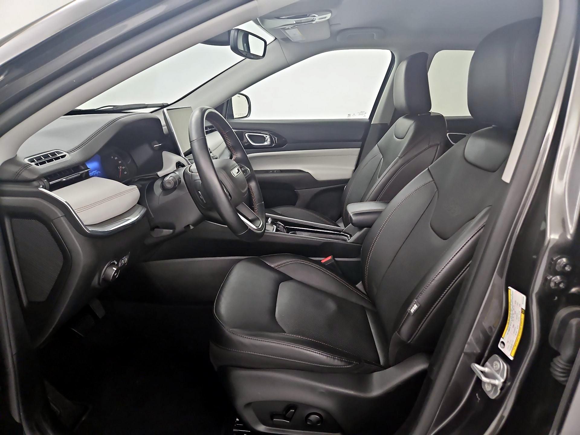 Thumbnail: 2022 Jeep Compass - 11