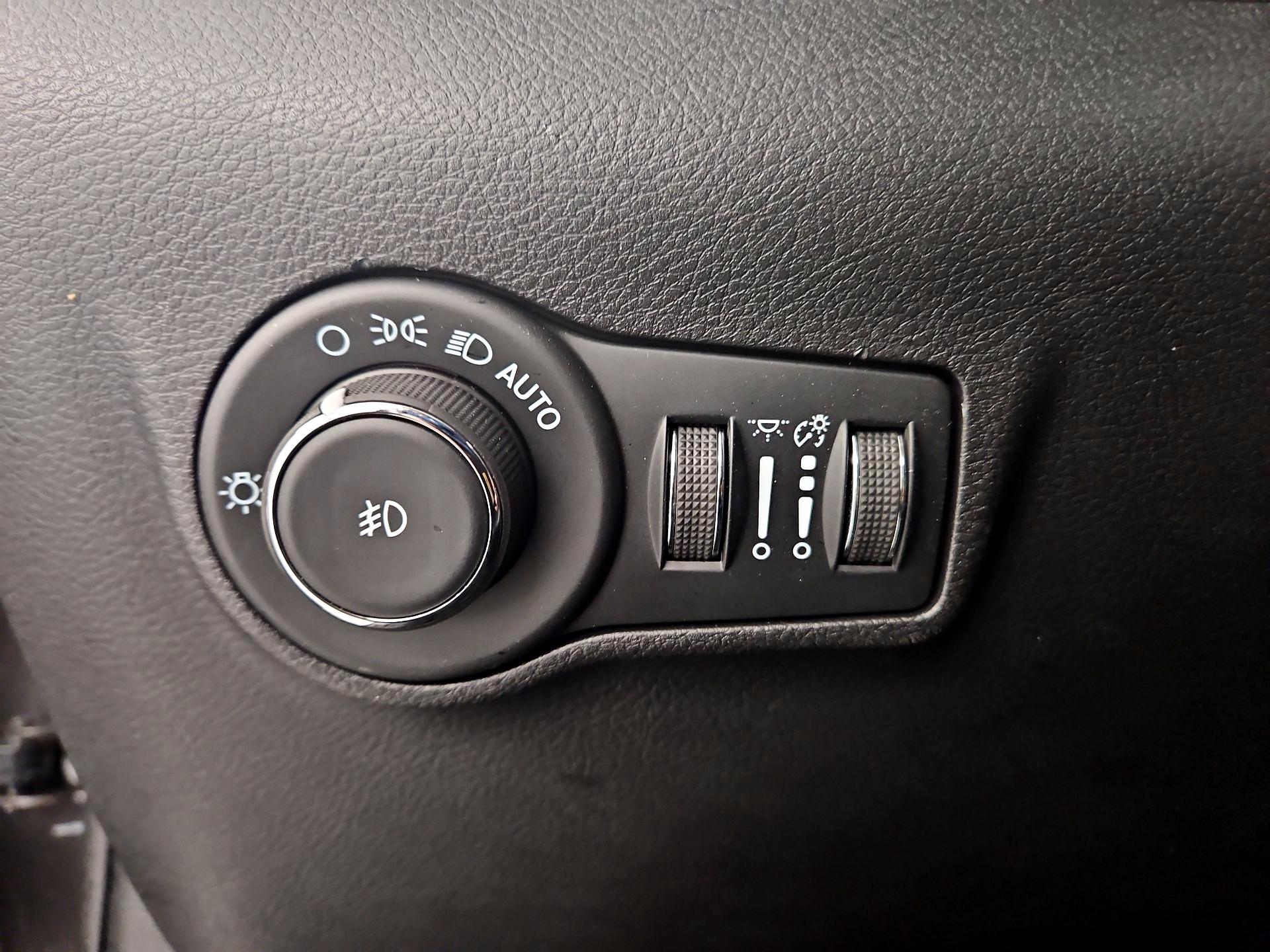 Thumbnail: 2022 Jeep Compass - 13