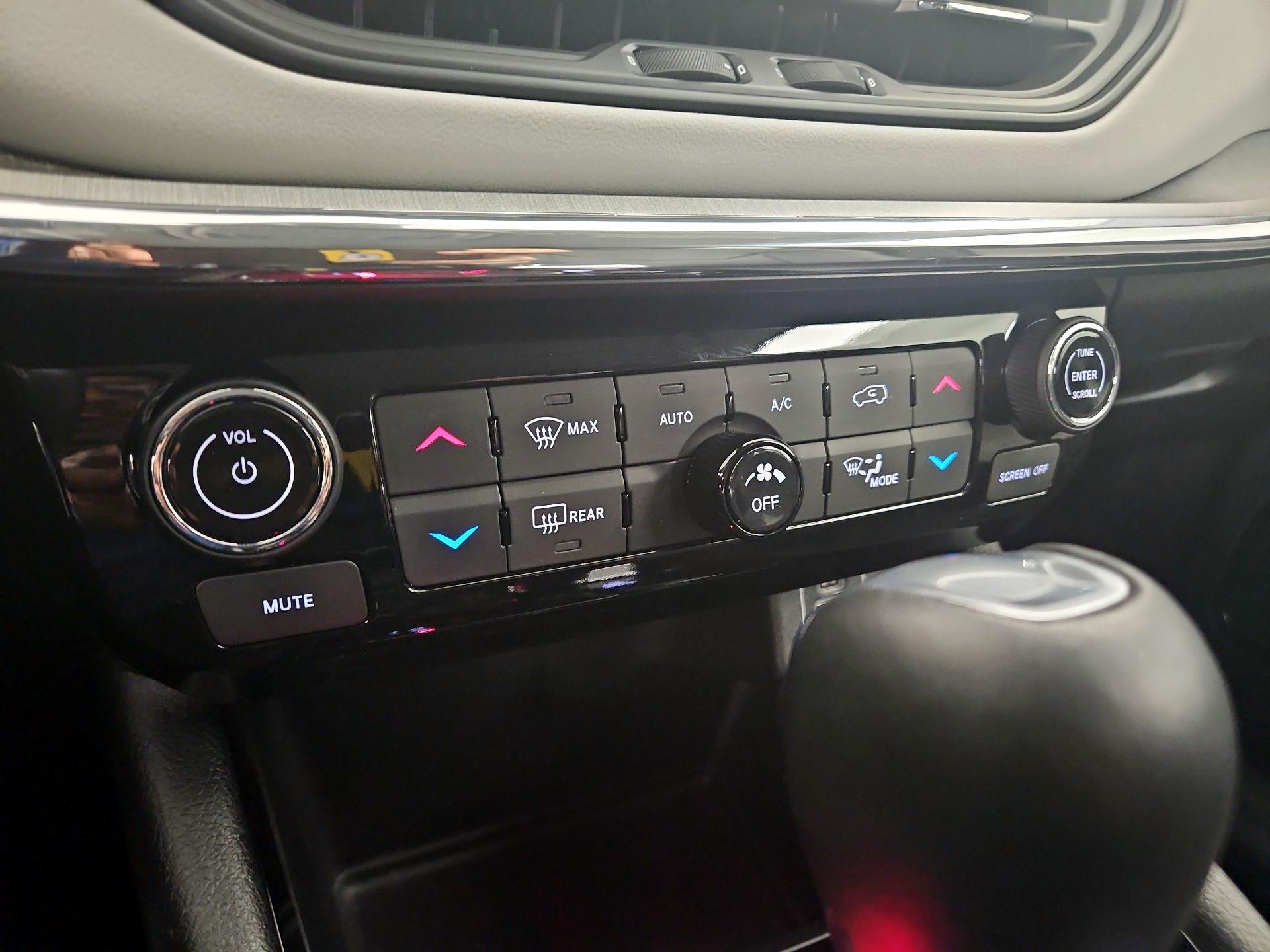 Thumbnail: 2022 Jeep Compass - 16