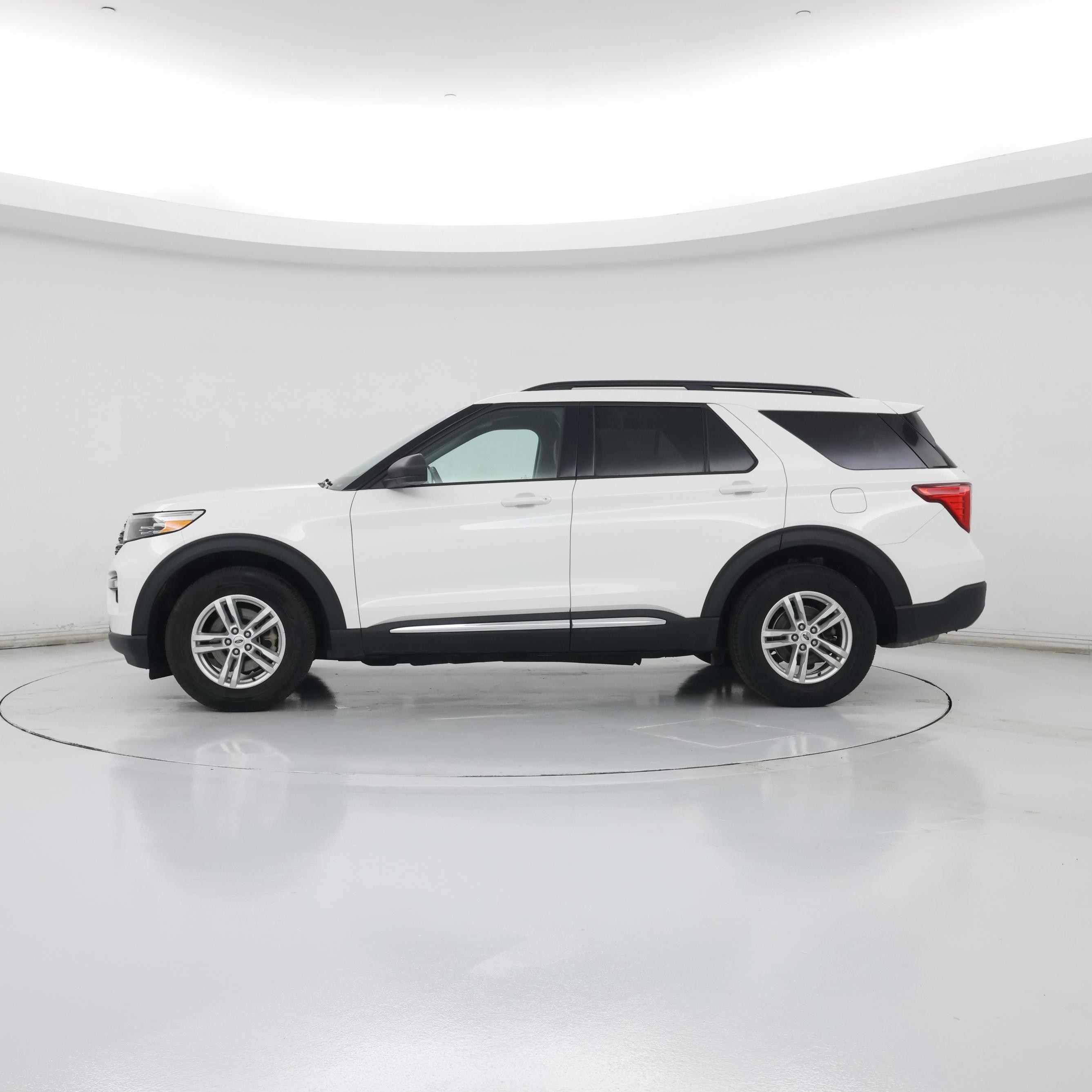 Thumbnail: 2022 Ford Explorer - 3