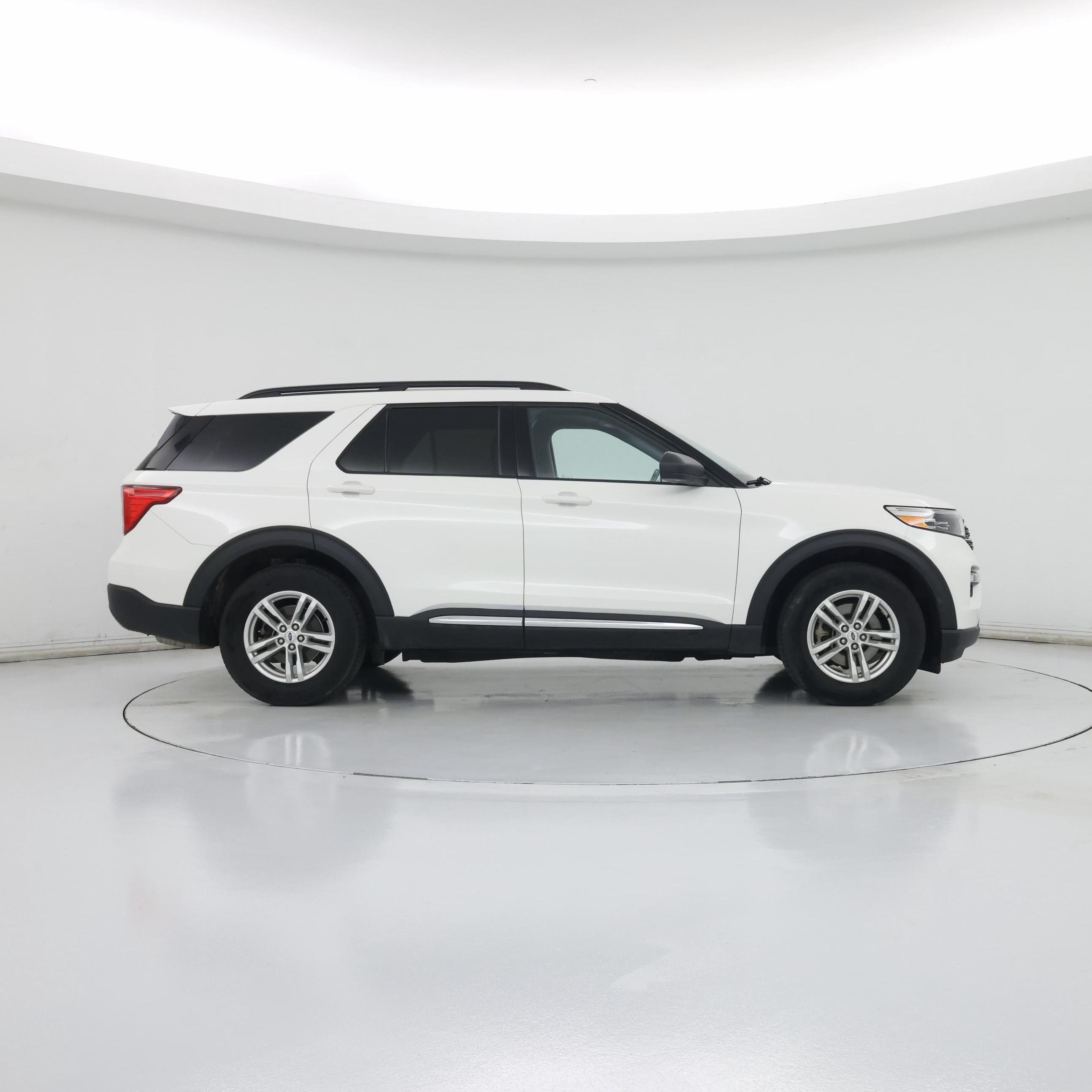 Thumbnail: 2022 Ford Explorer - 7