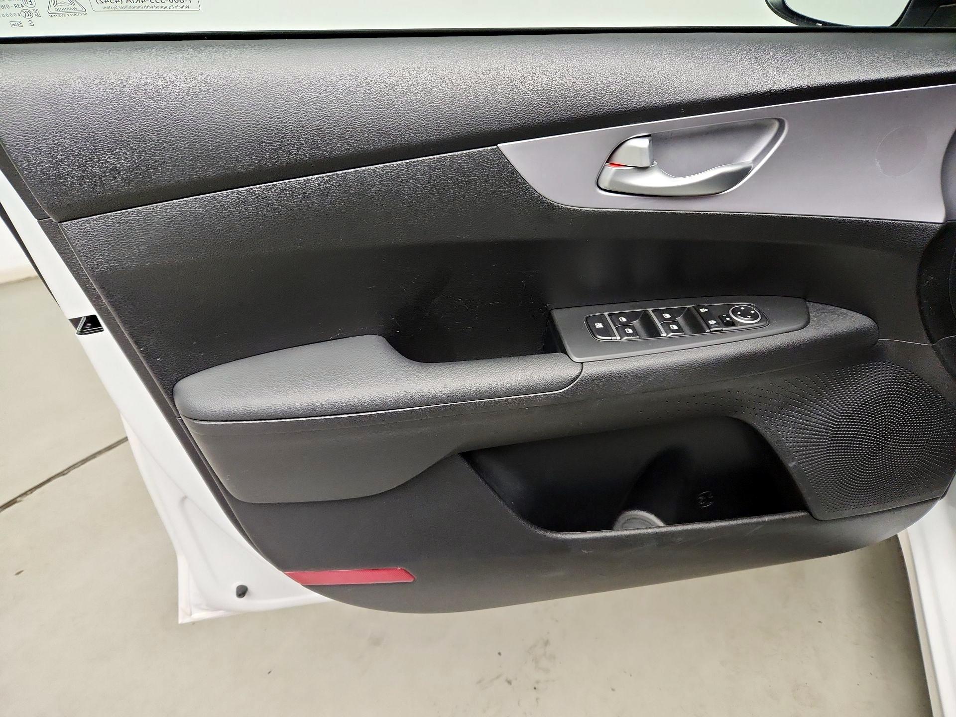 Thumbnail: 2024 Kia Forte - 12