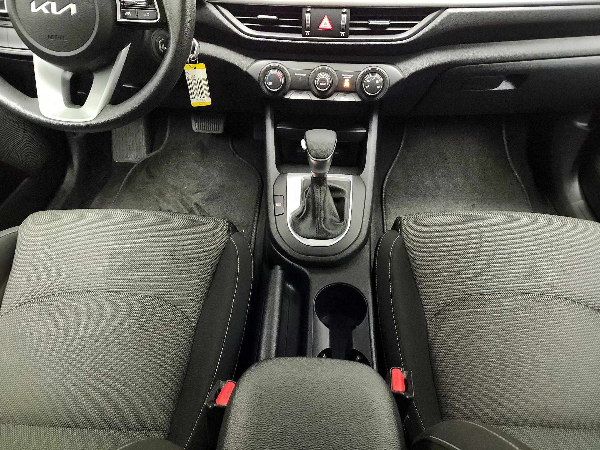 Thumbnail: 2024 Kia Forte - 17