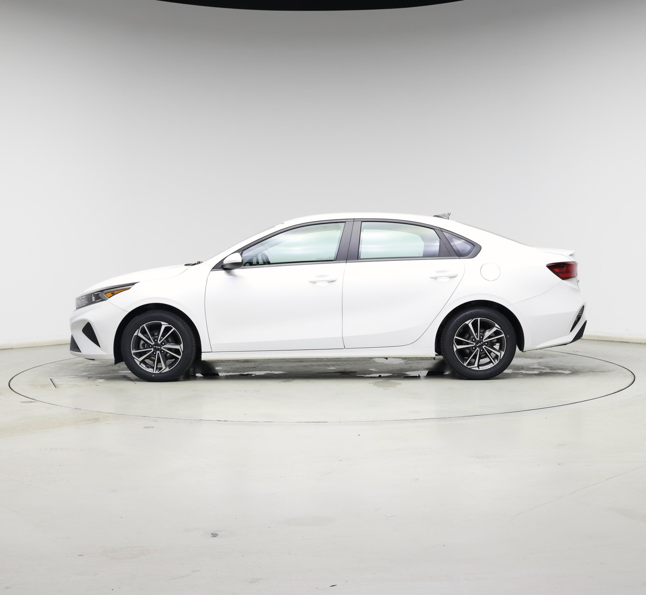 Thumbnail: 2024 Kia Forte - 3