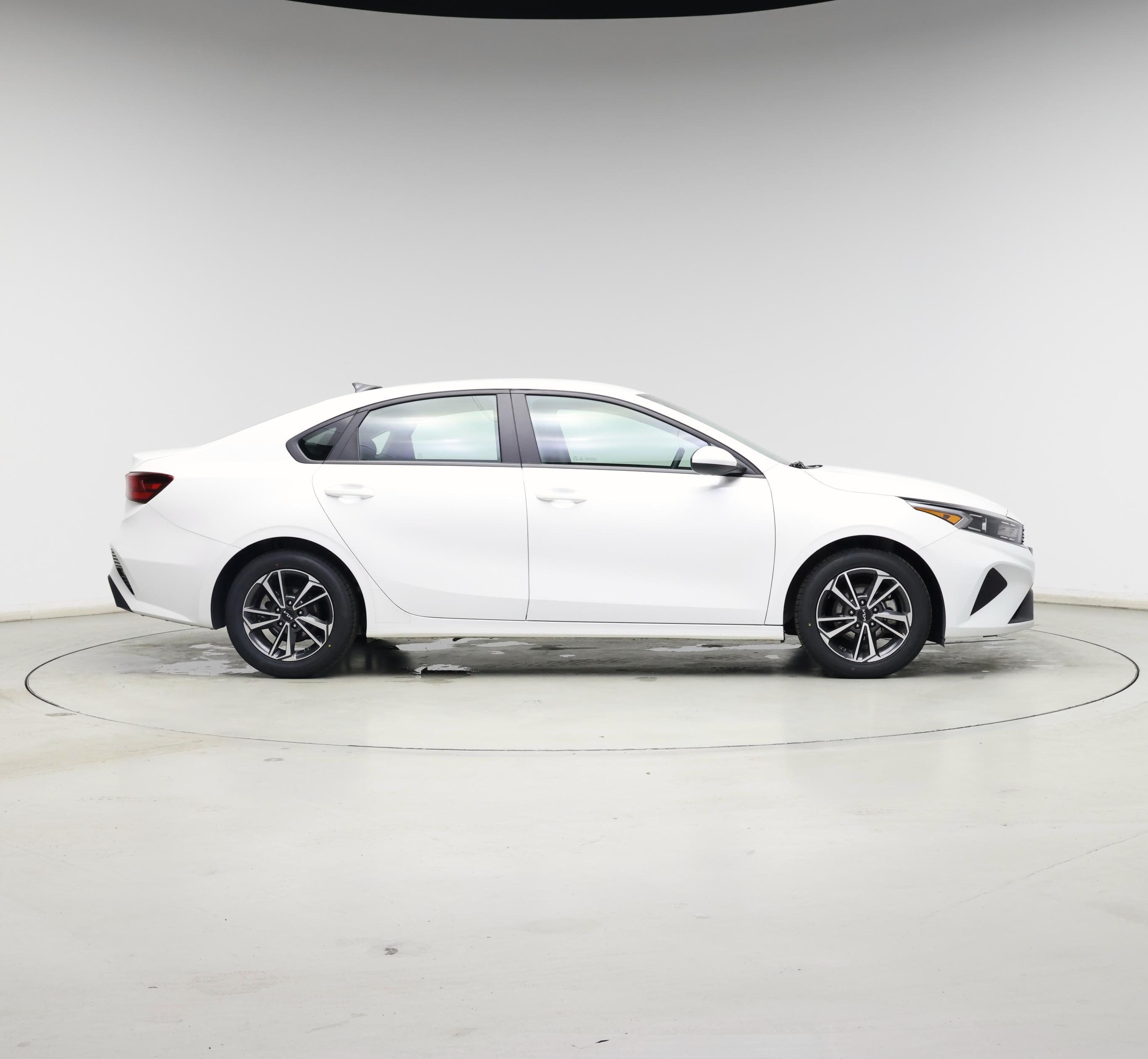 Thumbnail: 2024 Kia Forte - 7