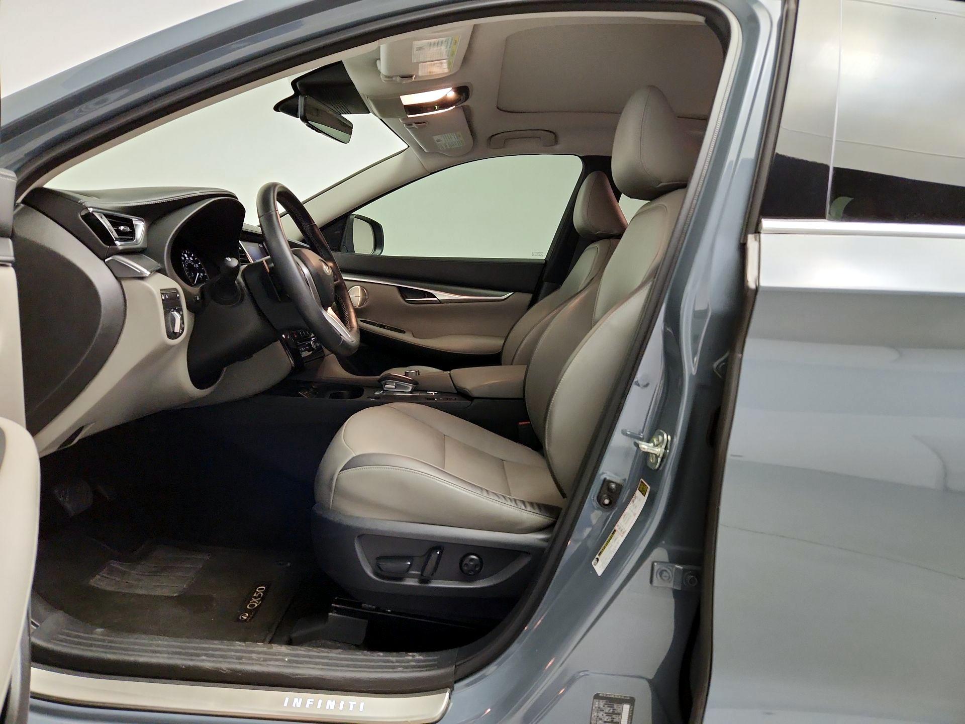 Thumbnail: 2023 INFINITI QX50 - 11