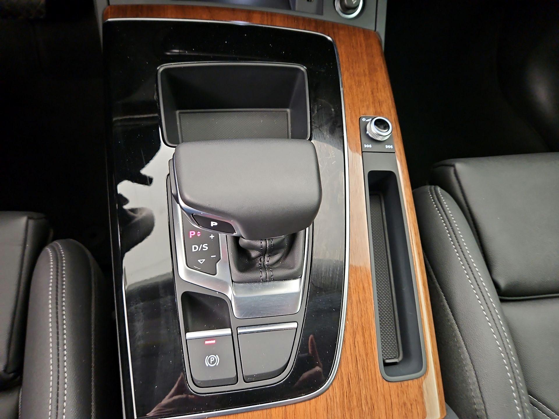 Thumbnail: 2024 Audi Q5 - 17