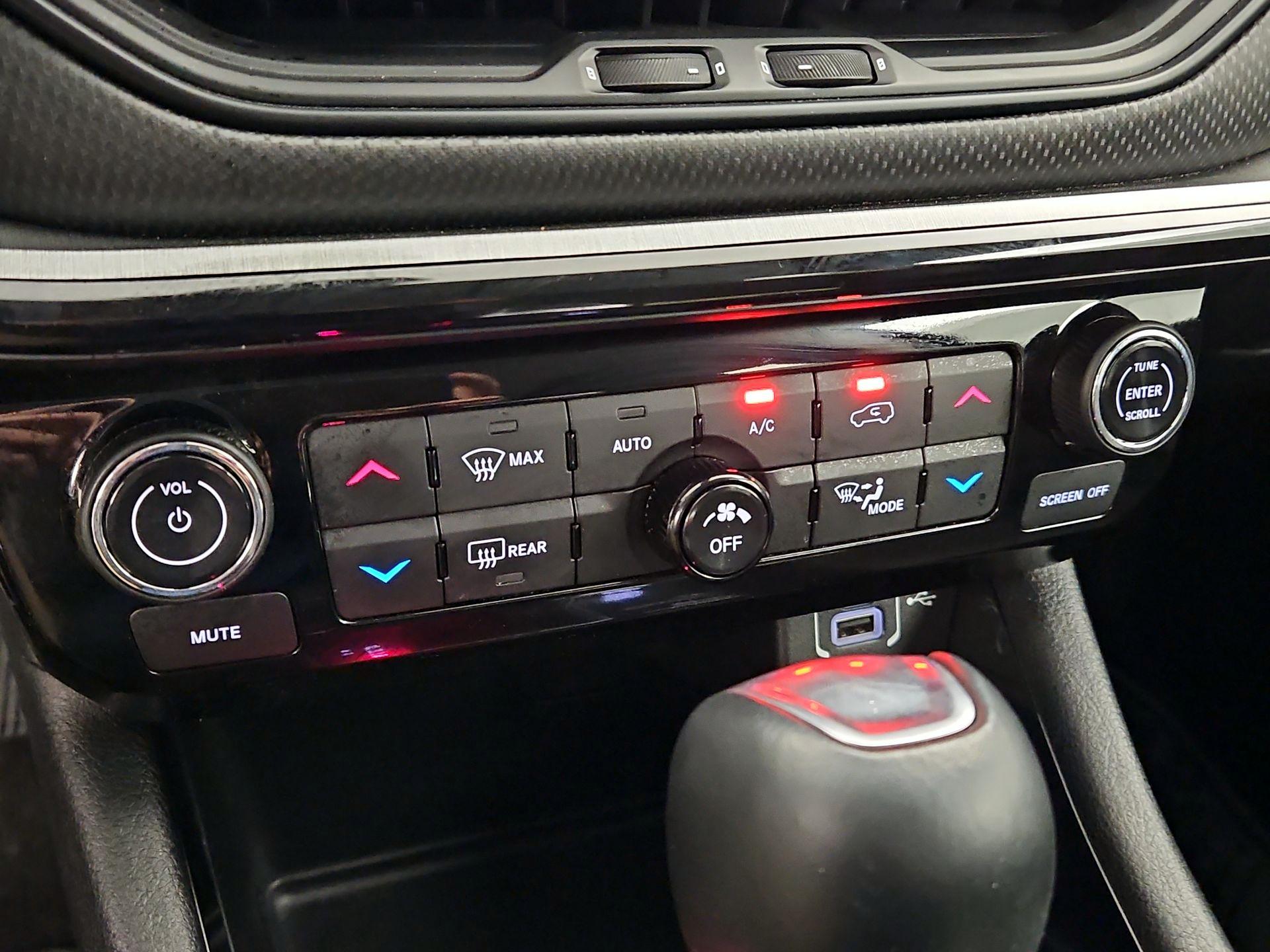 Thumbnail: 2022 Jeep Compass - 16