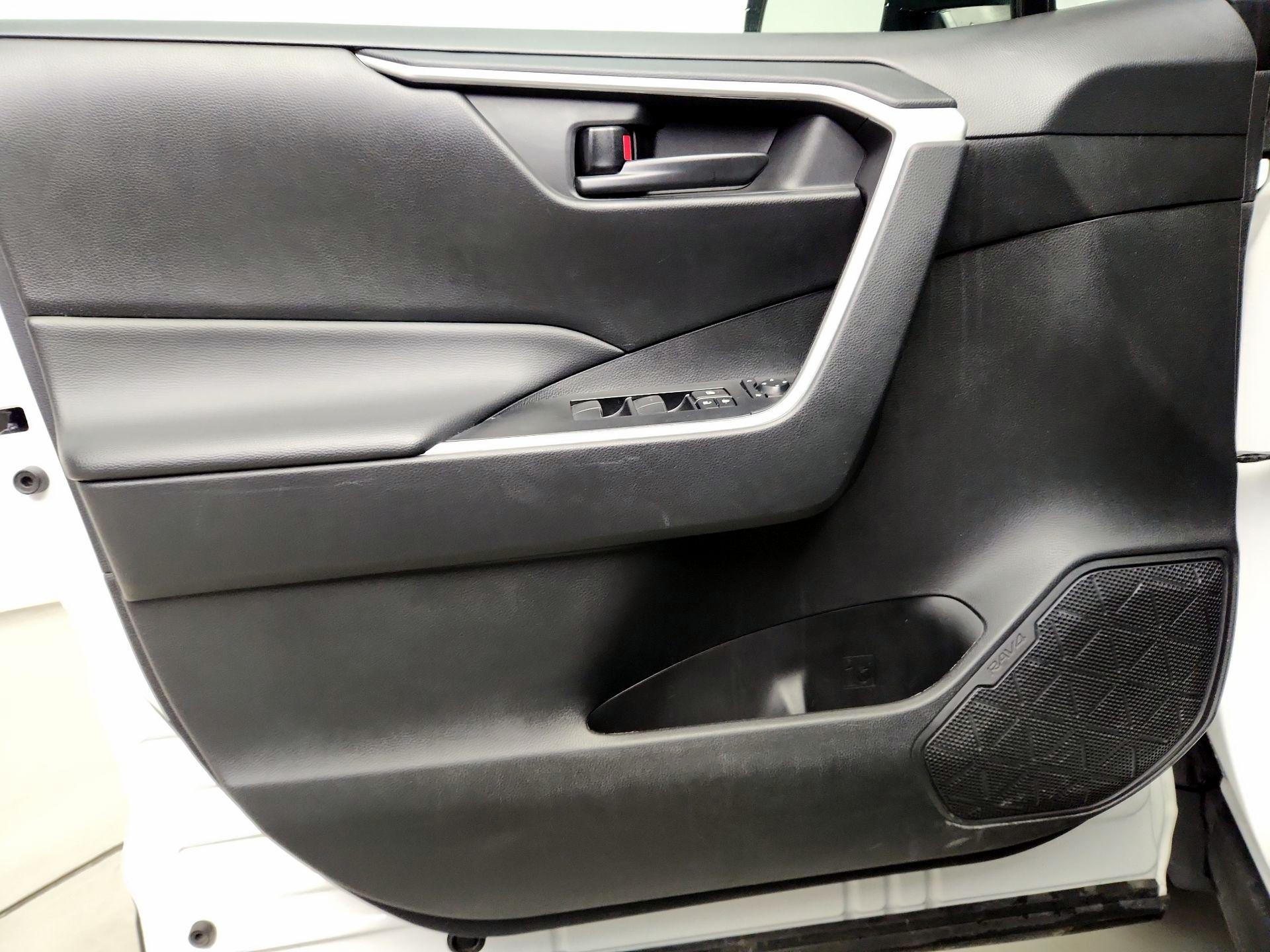 Thumbnail: 2024 Toyota RAV4 - 12