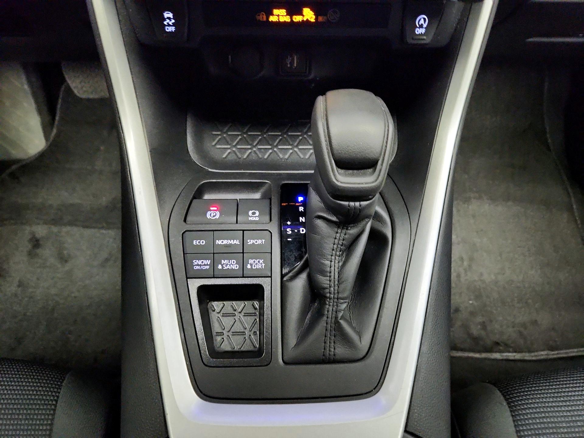 Thumbnail: 2024 Toyota RAV4 - 17