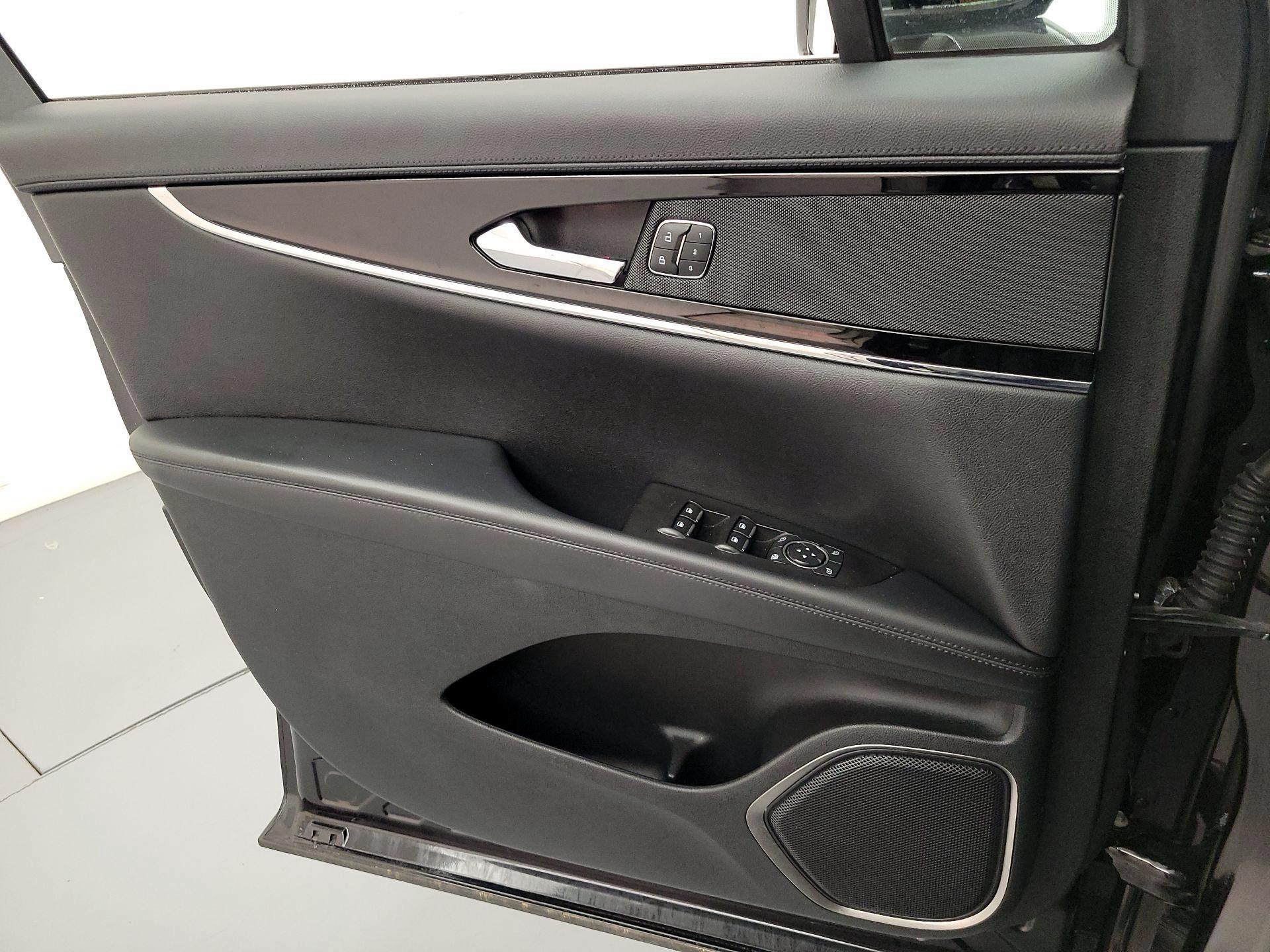 Thumbnail: 2022 Lincoln Nautilus - 12