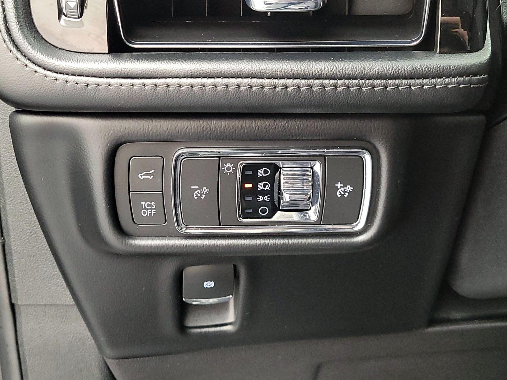 Thumbnail: 2022 Lincoln Nautilus - 13