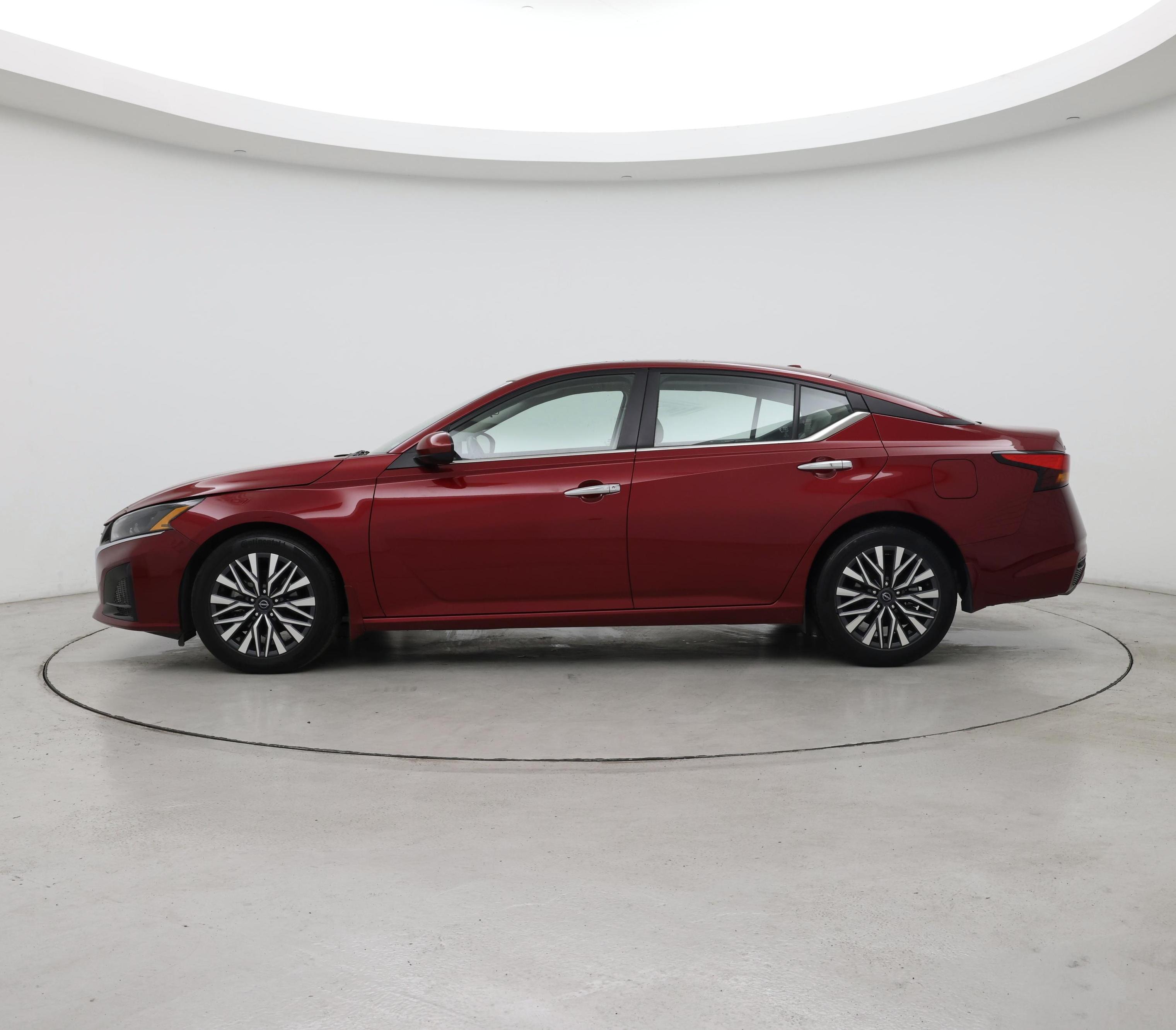 Thumbnail: 2023 Nissan Altima - 3