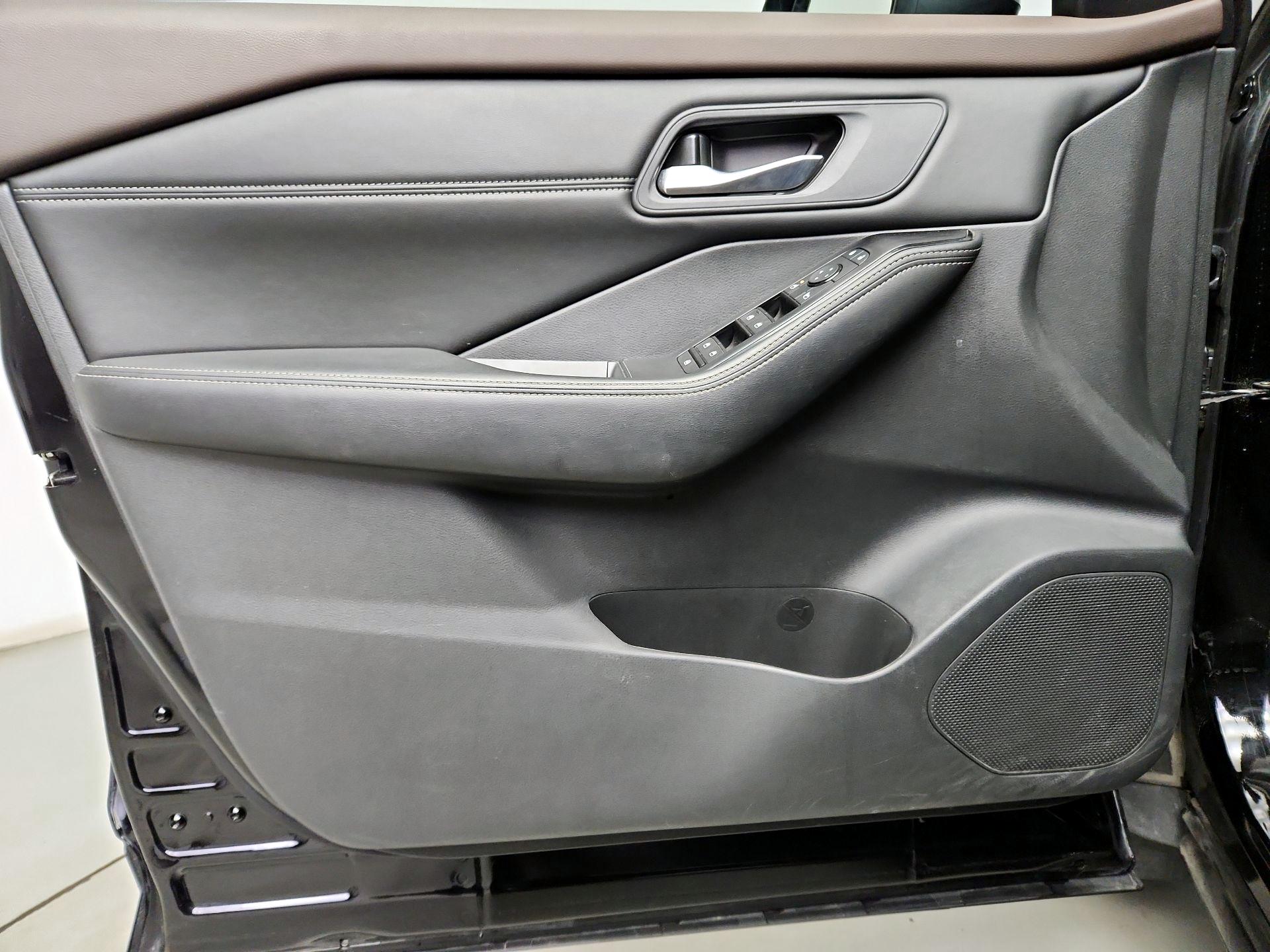 Thumbnail: 2023 Nissan Rogue - 12