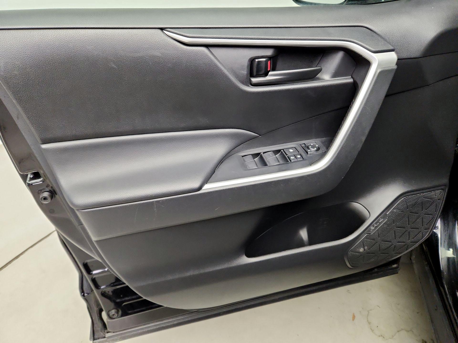 Thumbnail: 2024 Toyota RAV4 - 12