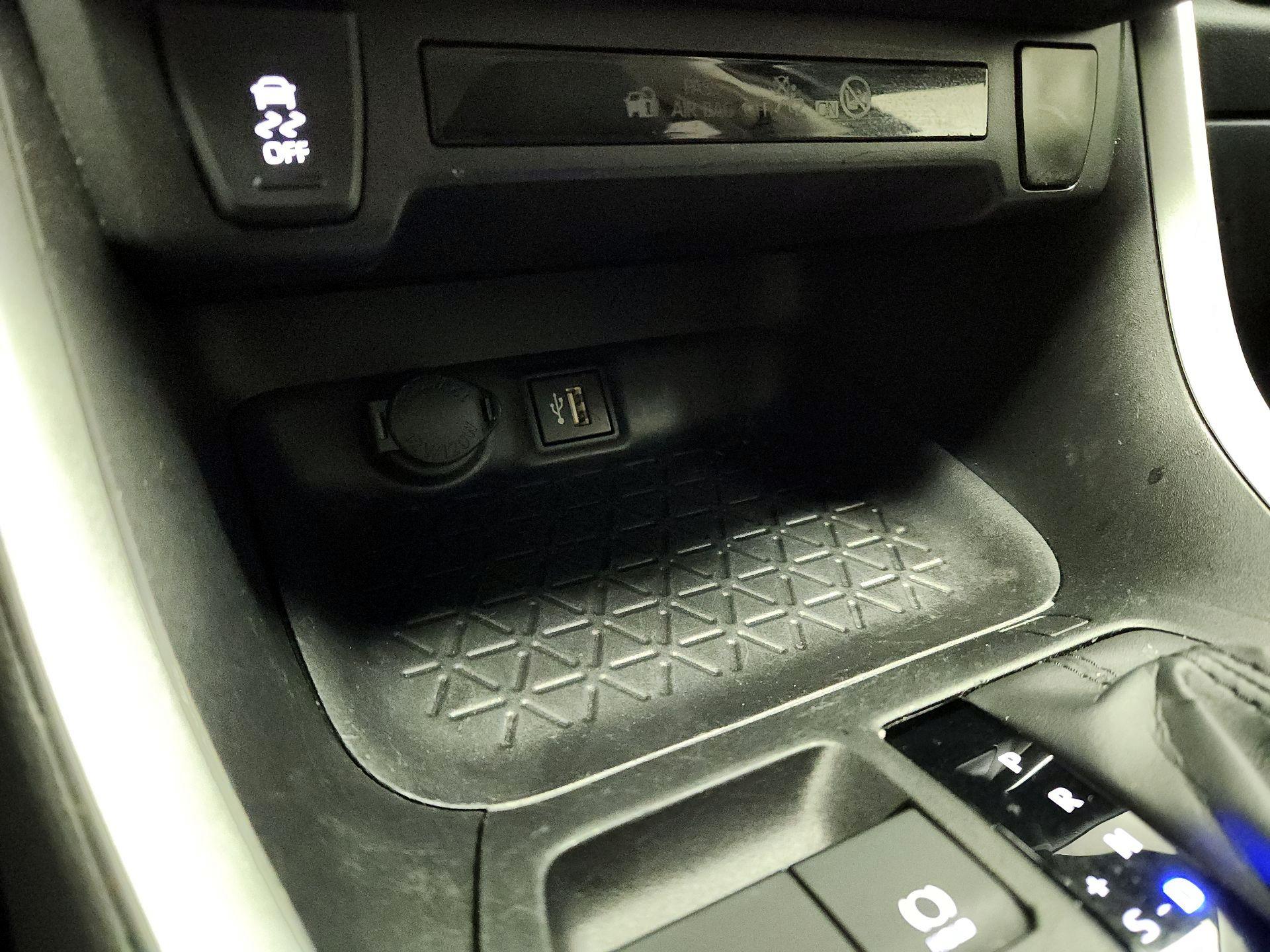 Thumbnail: 2024 Toyota RAV4 - 18