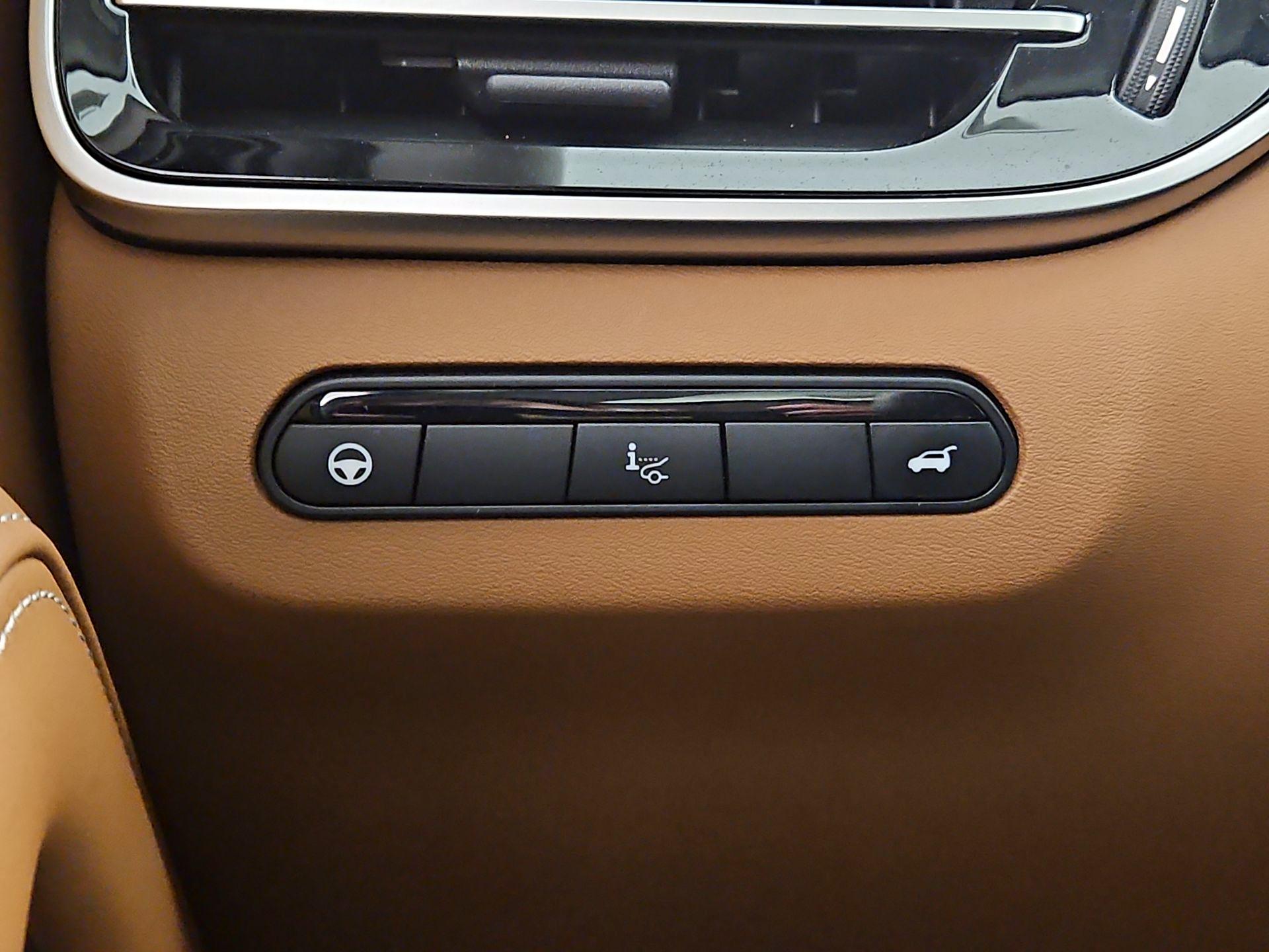 Thumbnail: 2023 INFINITI QX60 - 13