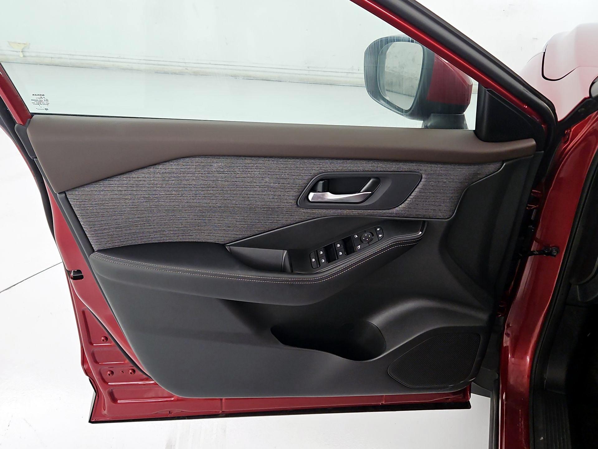 Thumbnail: 2023 Nissan Rogue - 12