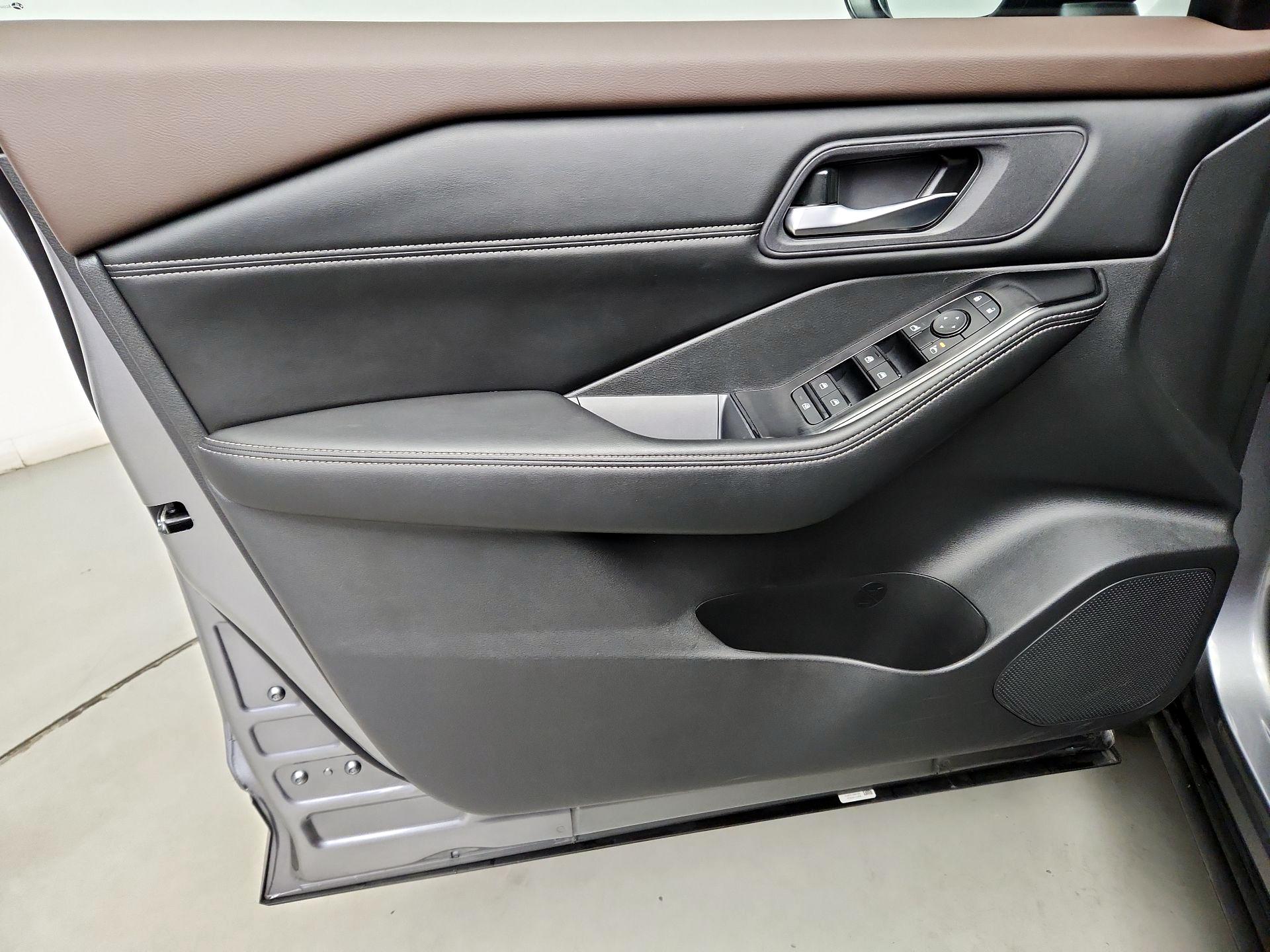 Thumbnail: 2023 Nissan Rogue - 12