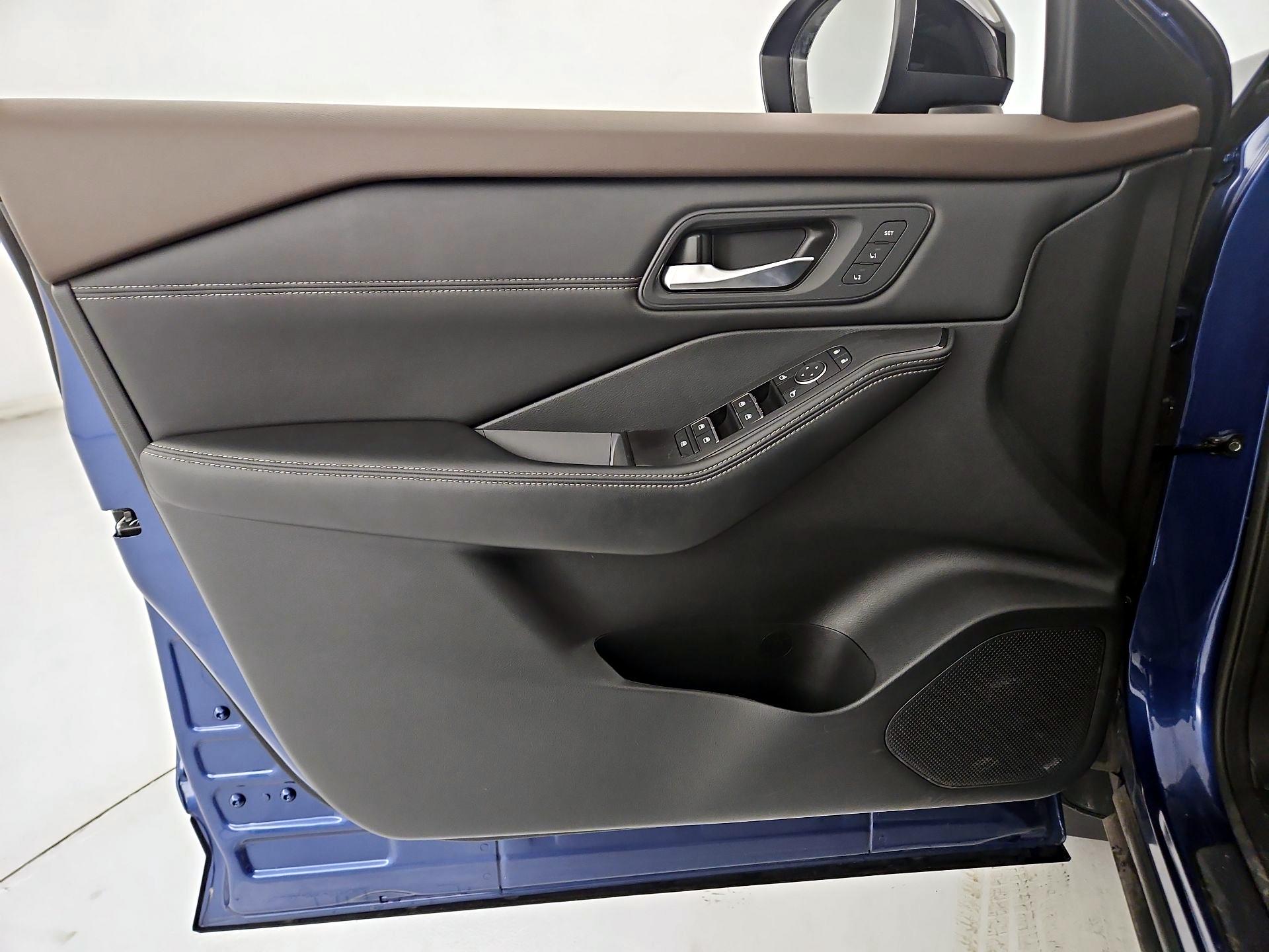 Thumbnail: 2023 Nissan Rogue - 12