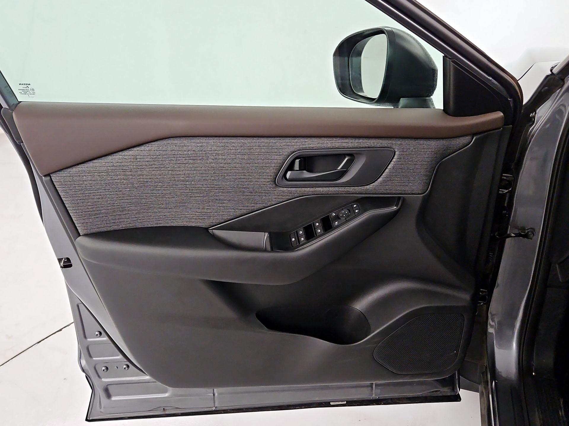 Thumbnail: 2023 Nissan Rogue - 12