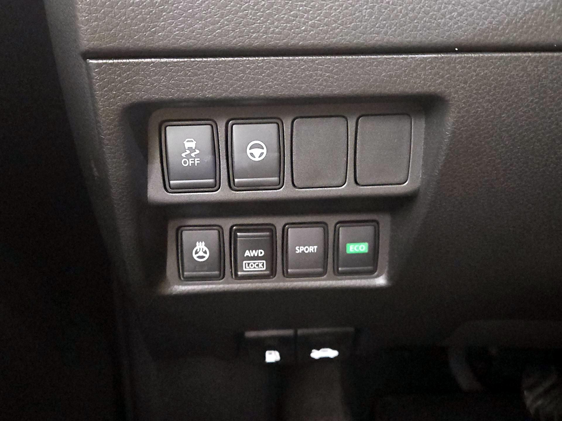 Thumbnail: 2022 Nissan Rogue Sport - 13