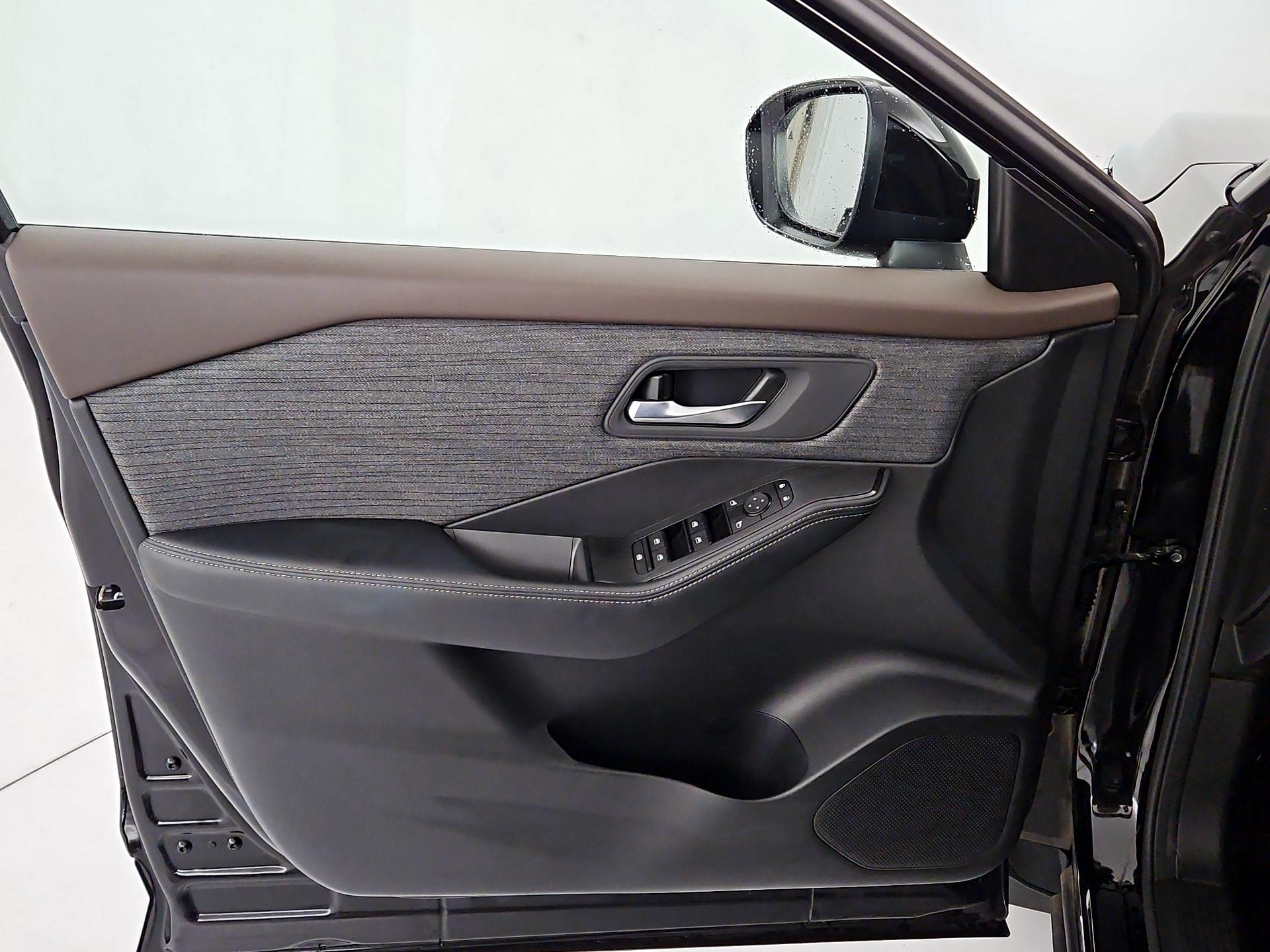 Thumbnail: 2023 Nissan Rogue - 12