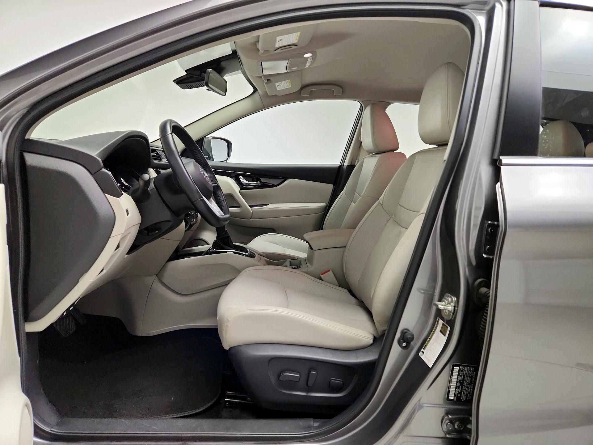 Thumbnail: 2022 Nissan Rogue Sport - 11