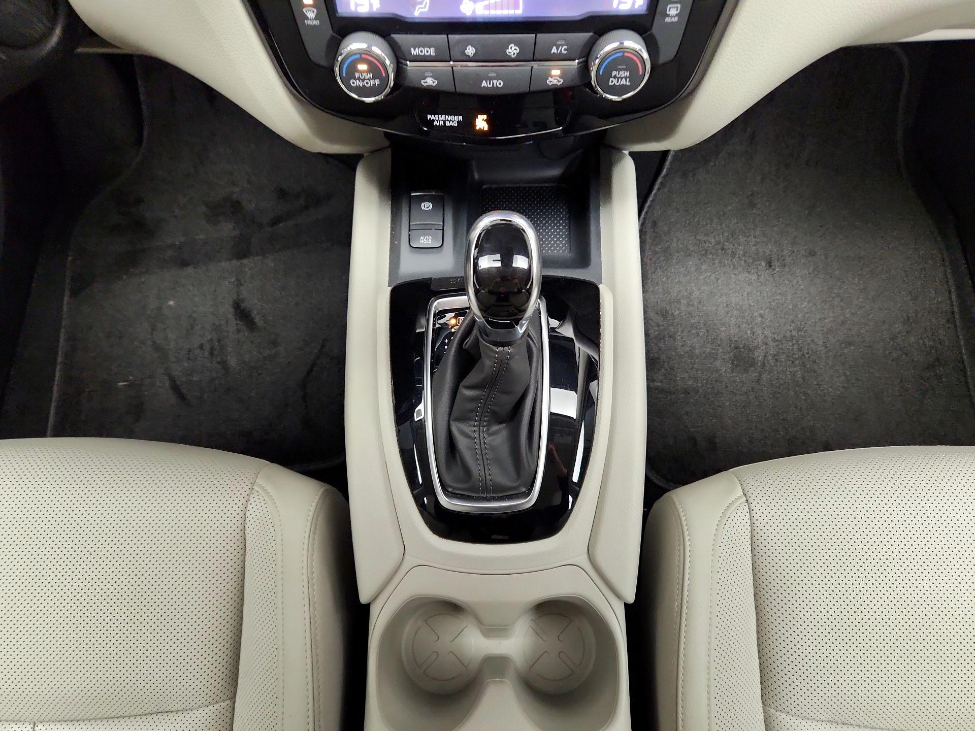 Thumbnail: 2022 Nissan Rogue Sport - 18