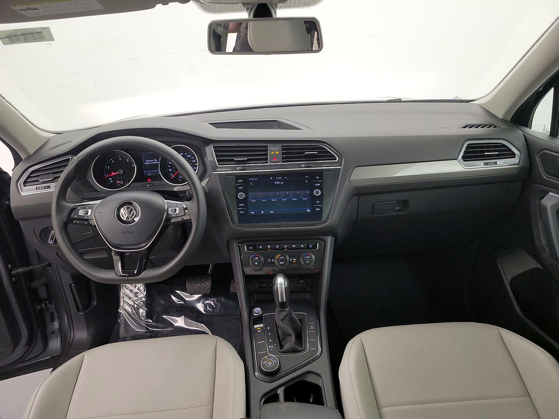 Thumbnail: 2020 Volkswagen Tiguan - 9