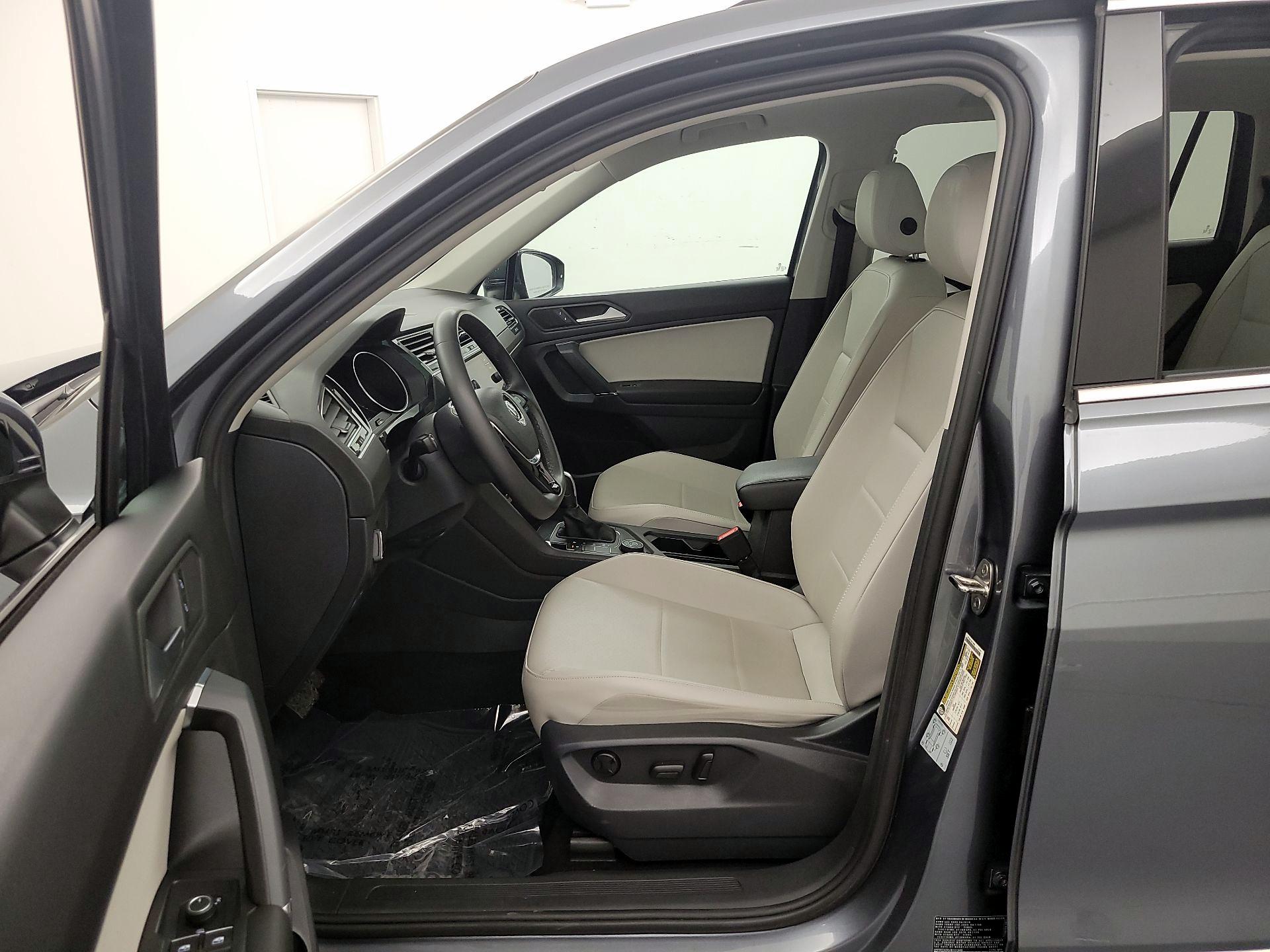 Thumbnail: 2020 Volkswagen Tiguan - 11